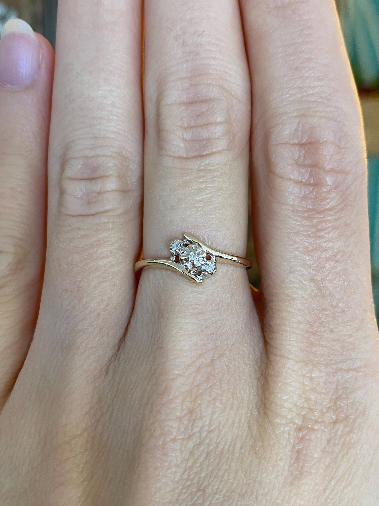 Vintage Solid 10k White & Yellow Gold Diamond Twist Ring - Size 6.25