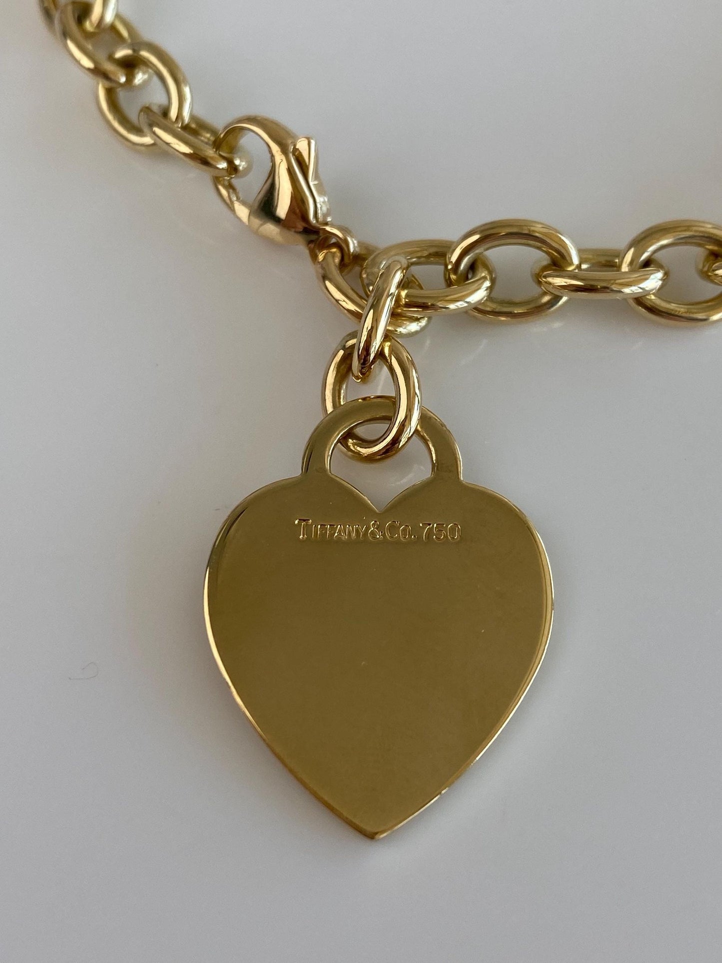 Tiffany & Co. Solid 18k Yellow Gold Heart Charm Chunky Cable Chain Bracelet - 8.5 inches