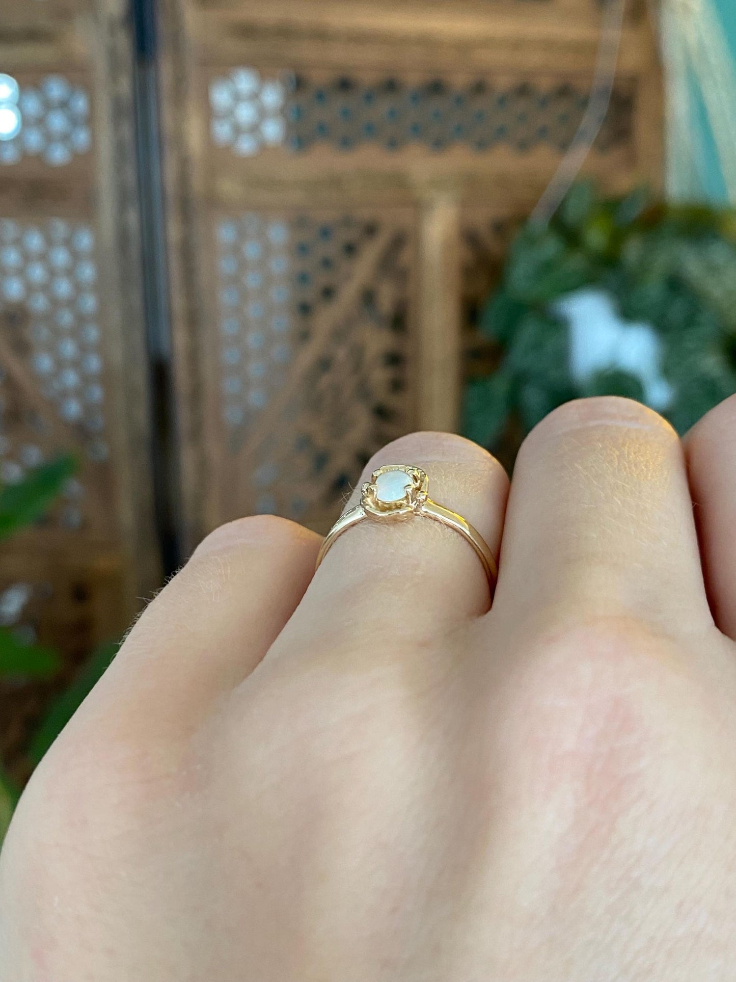 Vintage Solid 10k Yellow Gold Opal Ring - Size 4.75