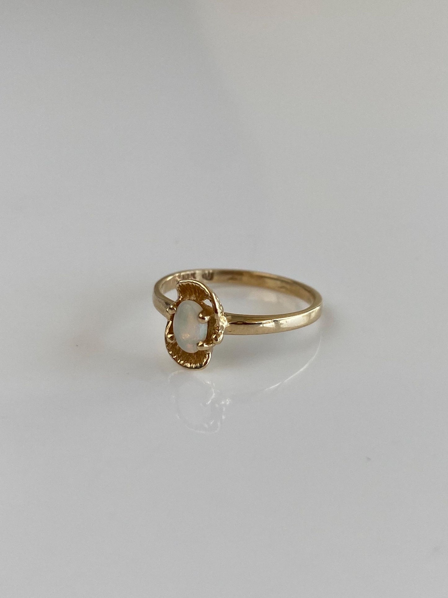 Vintage Solid 10k Yellow Gold Opal Ring - Size 4.75