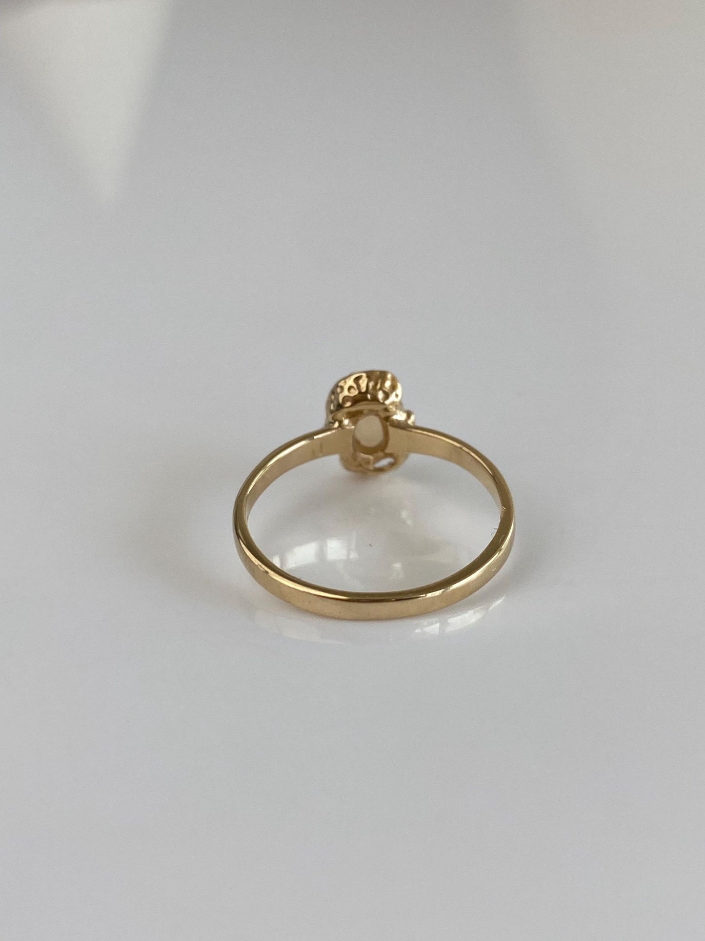 Vintage Solid 10k Yellow Gold Opal Ring - Size 4.75