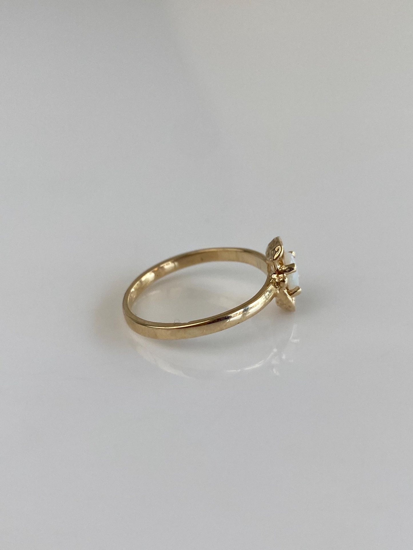 Vintage Solid 10k Yellow Gold Opal Ring - Size 4.75
