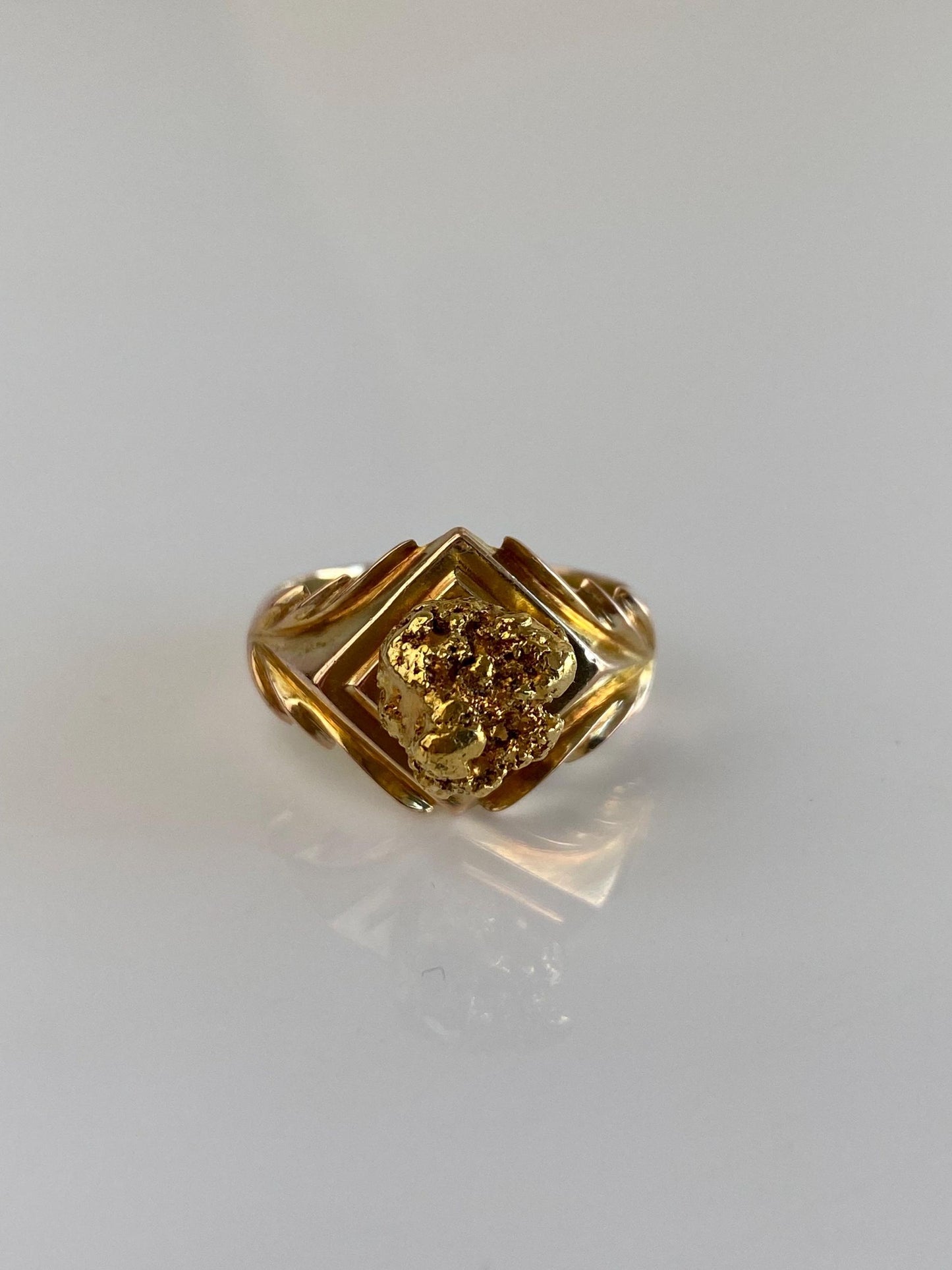 Vintage Solid 10k & 18k Yellow Gold Nugget Ring - Size 7.5