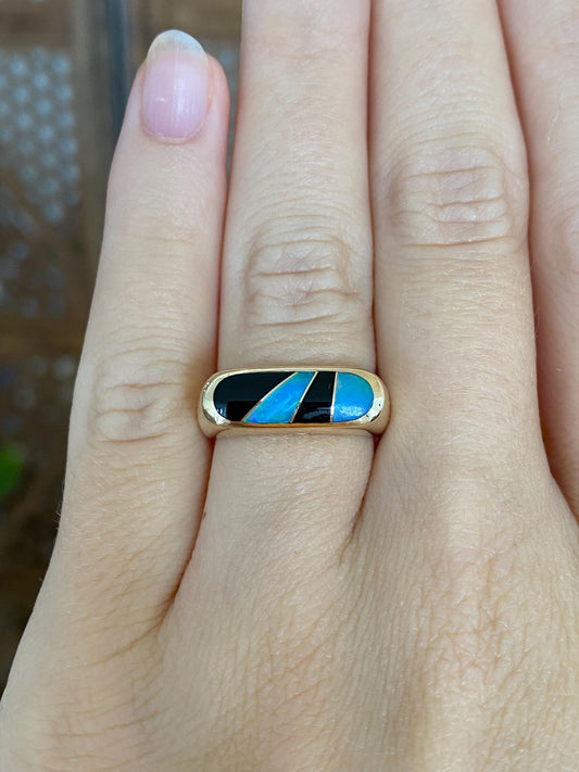 Vintage Solid 14k Yellow Gold Opal Black Onyx Inlay Design Ring - Size 6