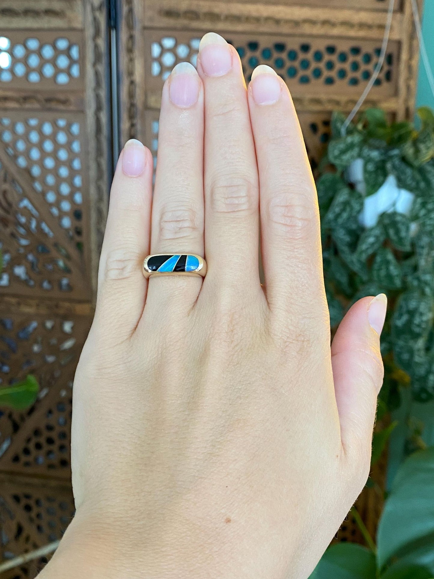 Vintage Solid 14k Yellow Gold Opal Black Onyx Inlay Design Ring - Size 6