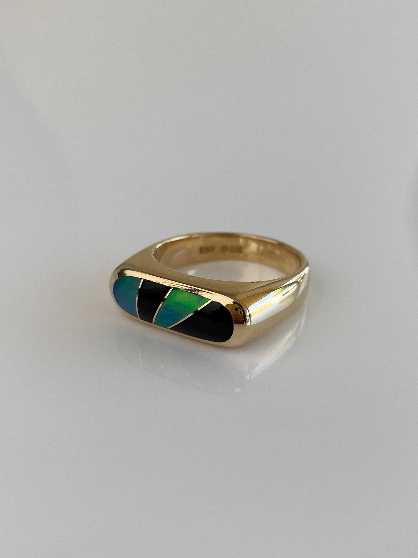 Vintage Solid 14k Yellow Gold Opal Black Onyx Inlay Design Ring - Size 6