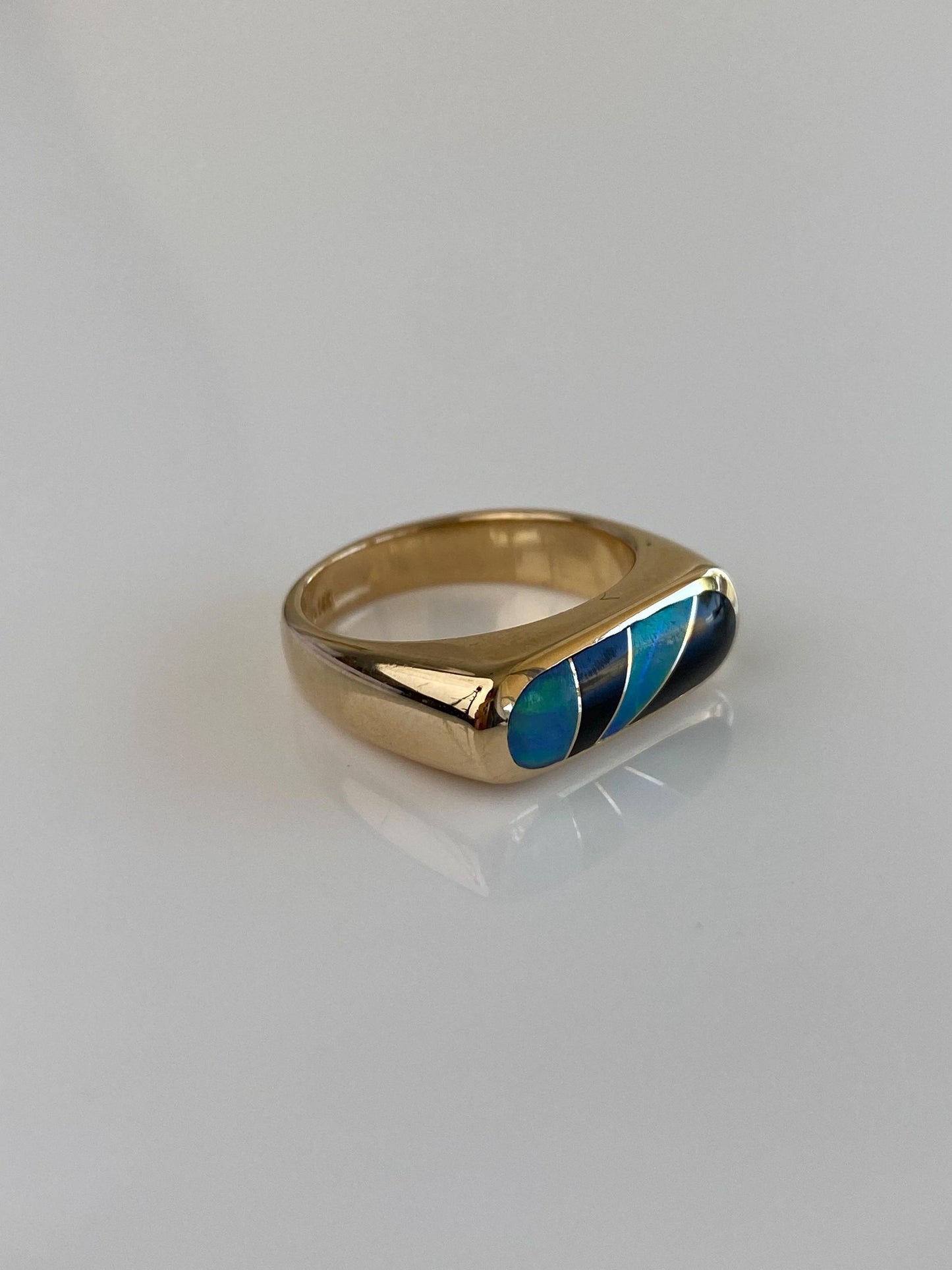 Vintage Solid 14k Yellow Gold Opal Black Onyx Inlay Design Ring - Size 6