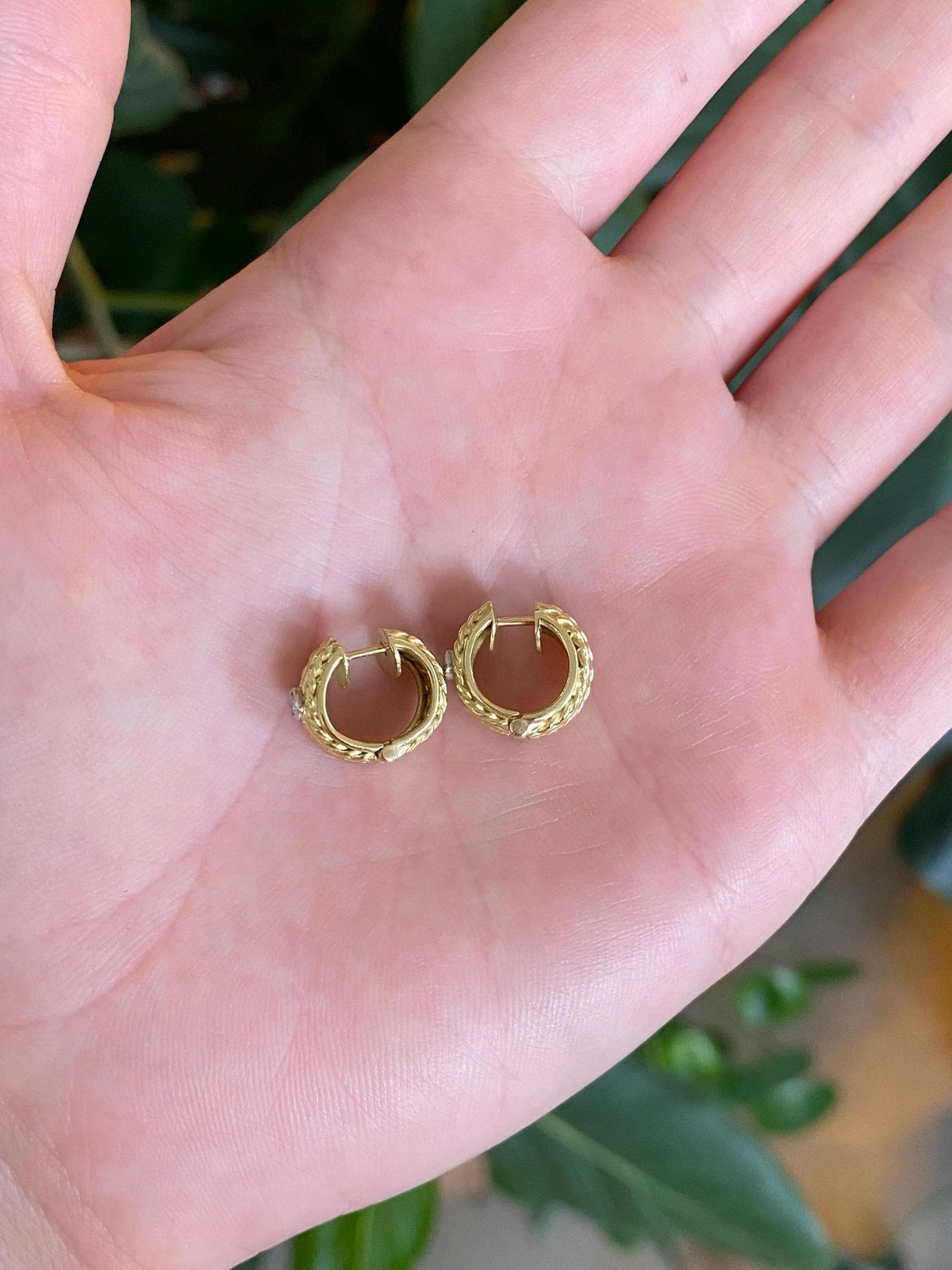 Vintage Solid 18k Yellow Gold Diamond Rope Texture Hoop Earrings