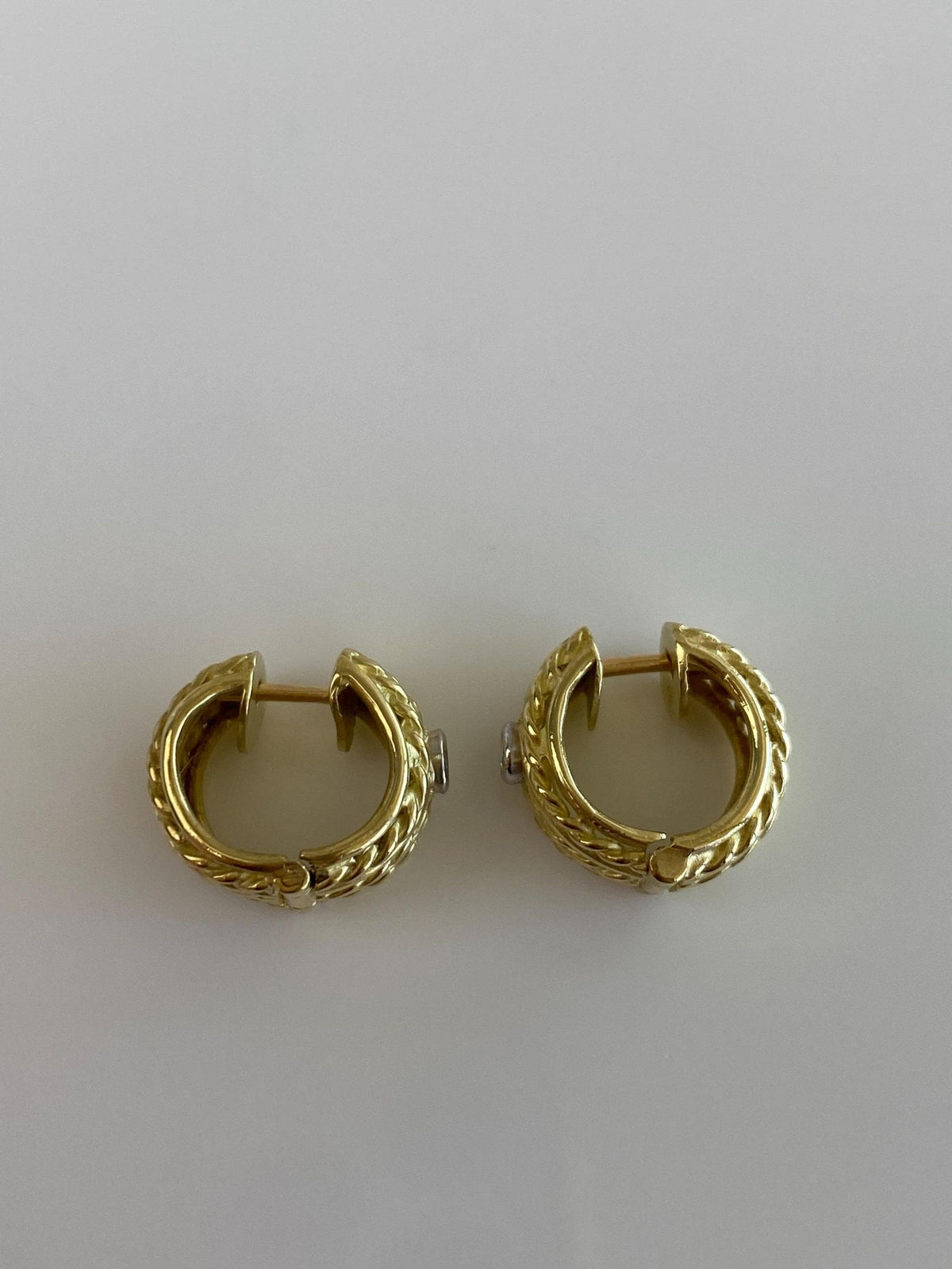 Vintage Solid 18k Yellow Gold Diamond Rope Texture Hoop Earrings