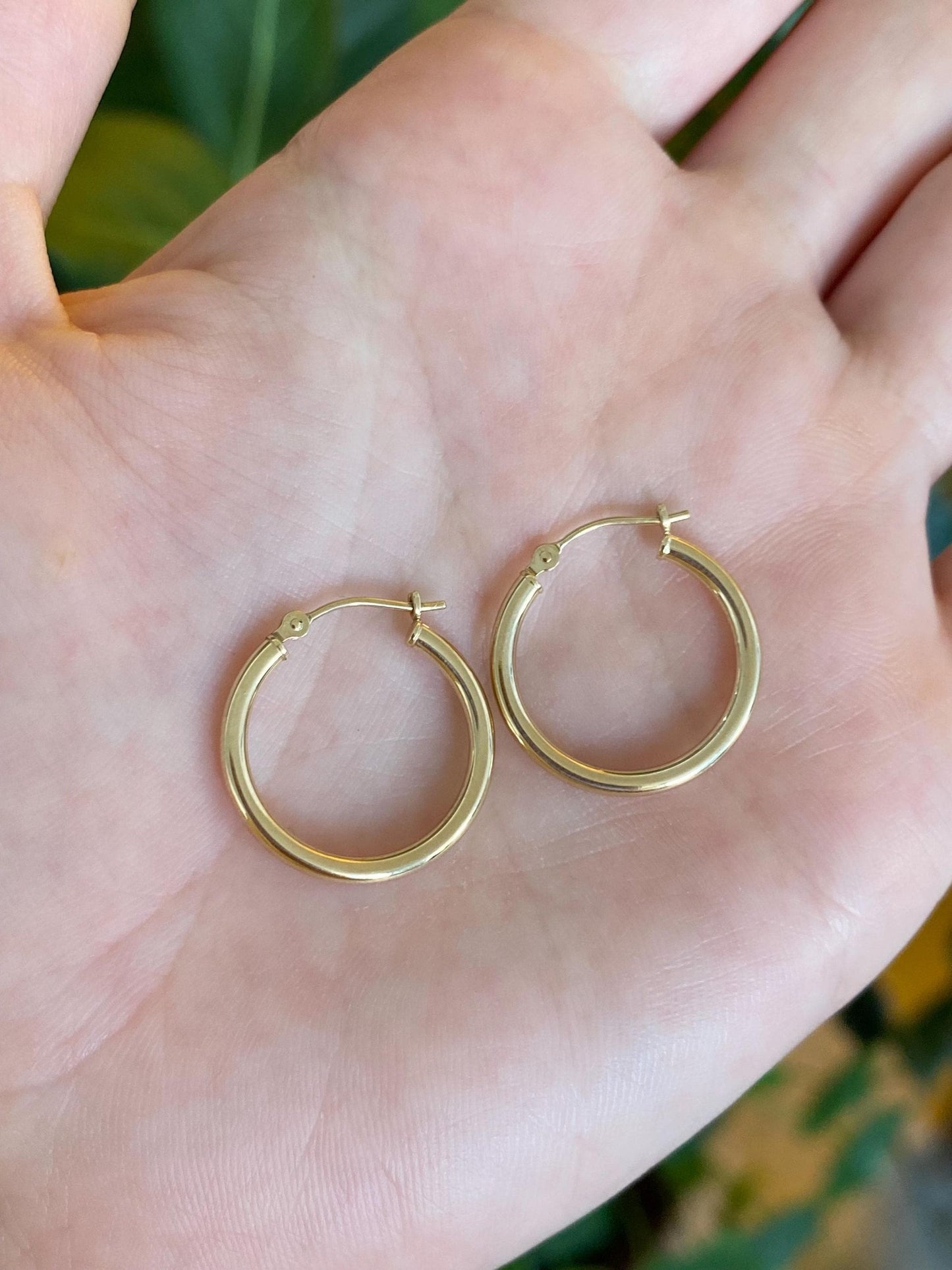Vintage 14k Yellow Gold Hoop Earrings