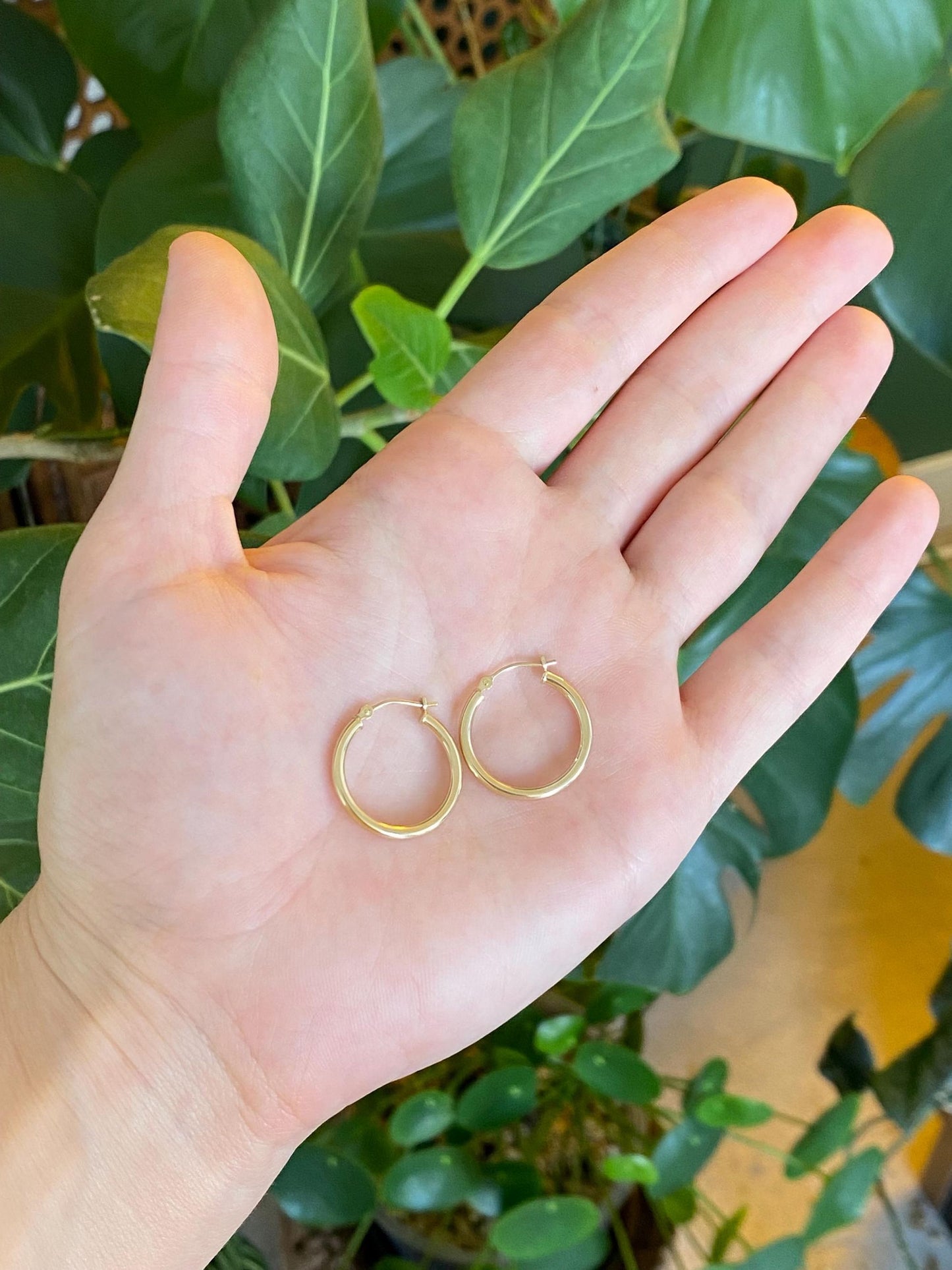 Vintage 14k Yellow Gold Hoop Earrings