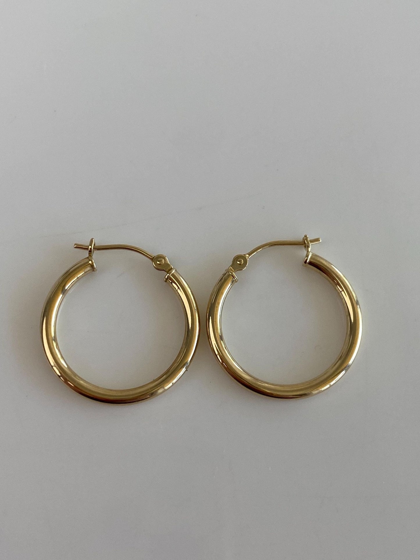 Vintage 14k Yellow Gold Hoop Earrings