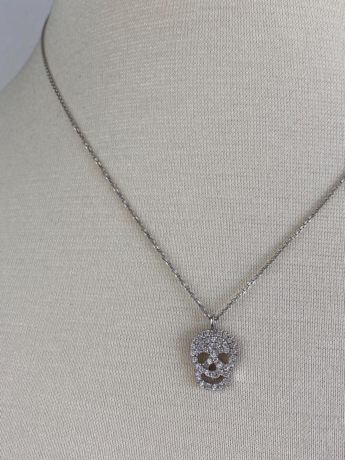 Vintage Solid 14k White Gold Diamonds Skull Diamond Cut Tight Cable Chain Necklace - 17.75 inches
