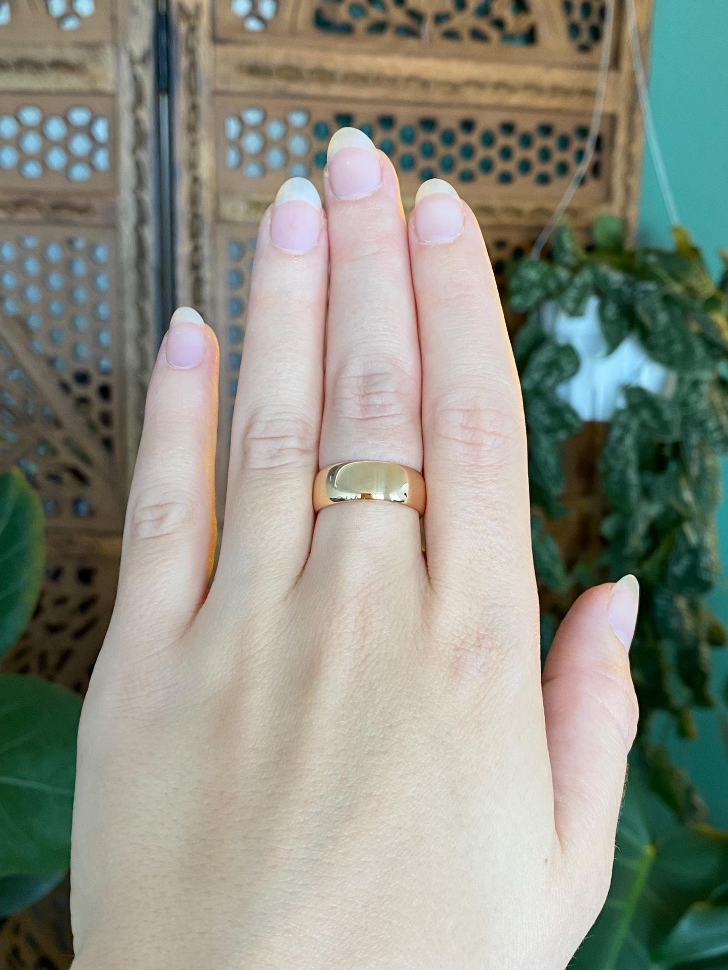 Vintage Solid 18k Yellow Gold Wide Ring Band - Size 7