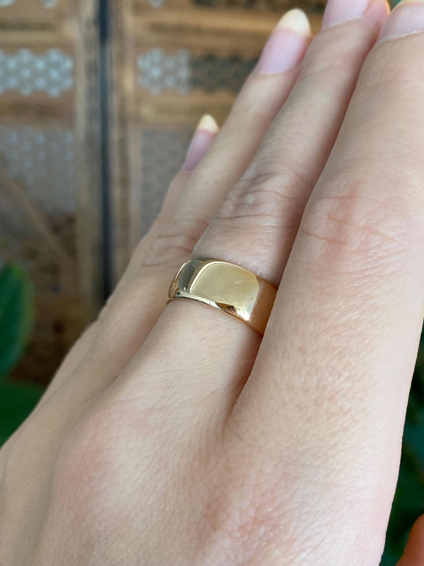Vintage Solid 18k Yellow Gold Wide Ring Band - Size 7