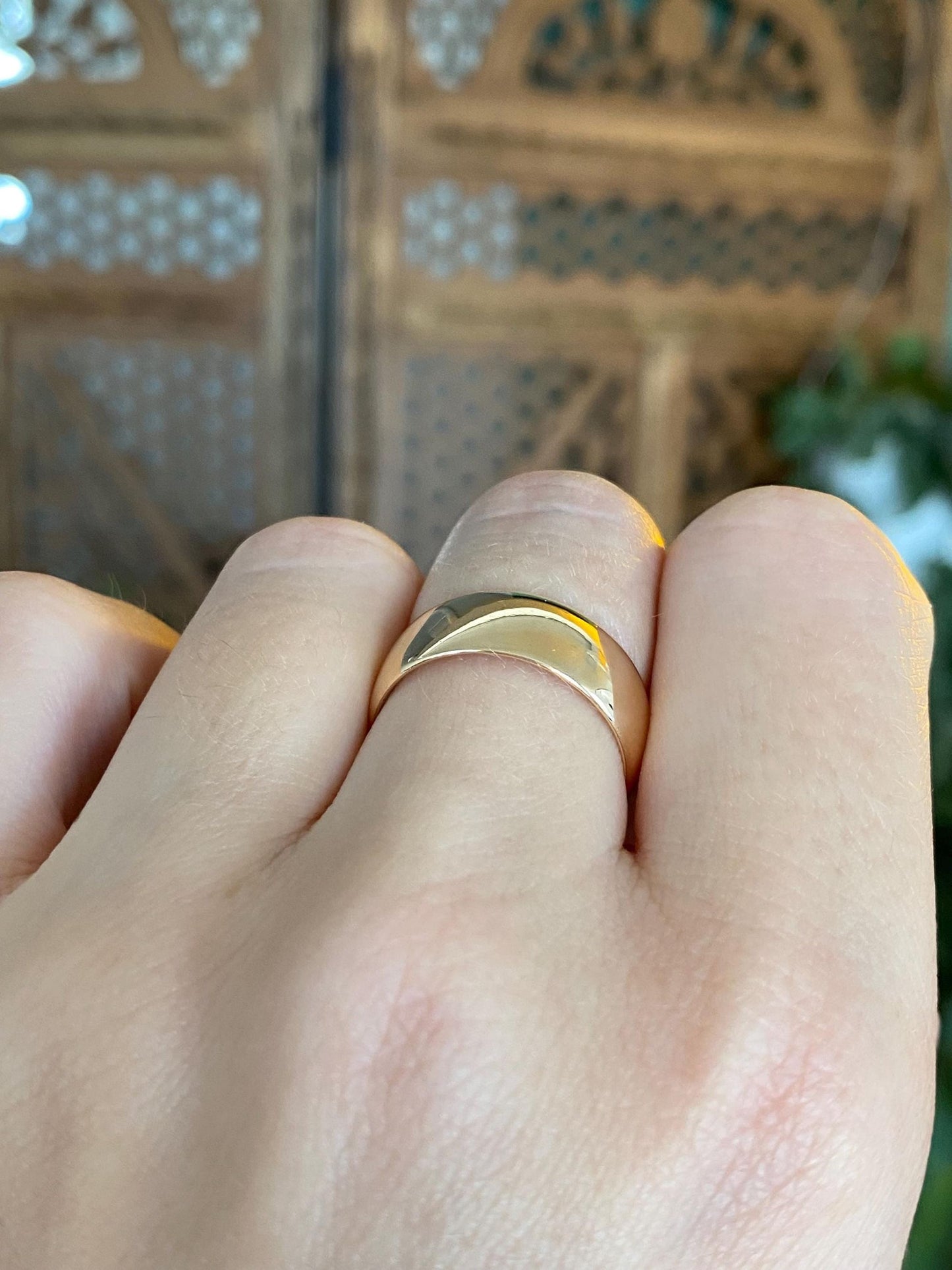 Vintage Solid 18k Yellow Gold Wide Ring Band - Size 7