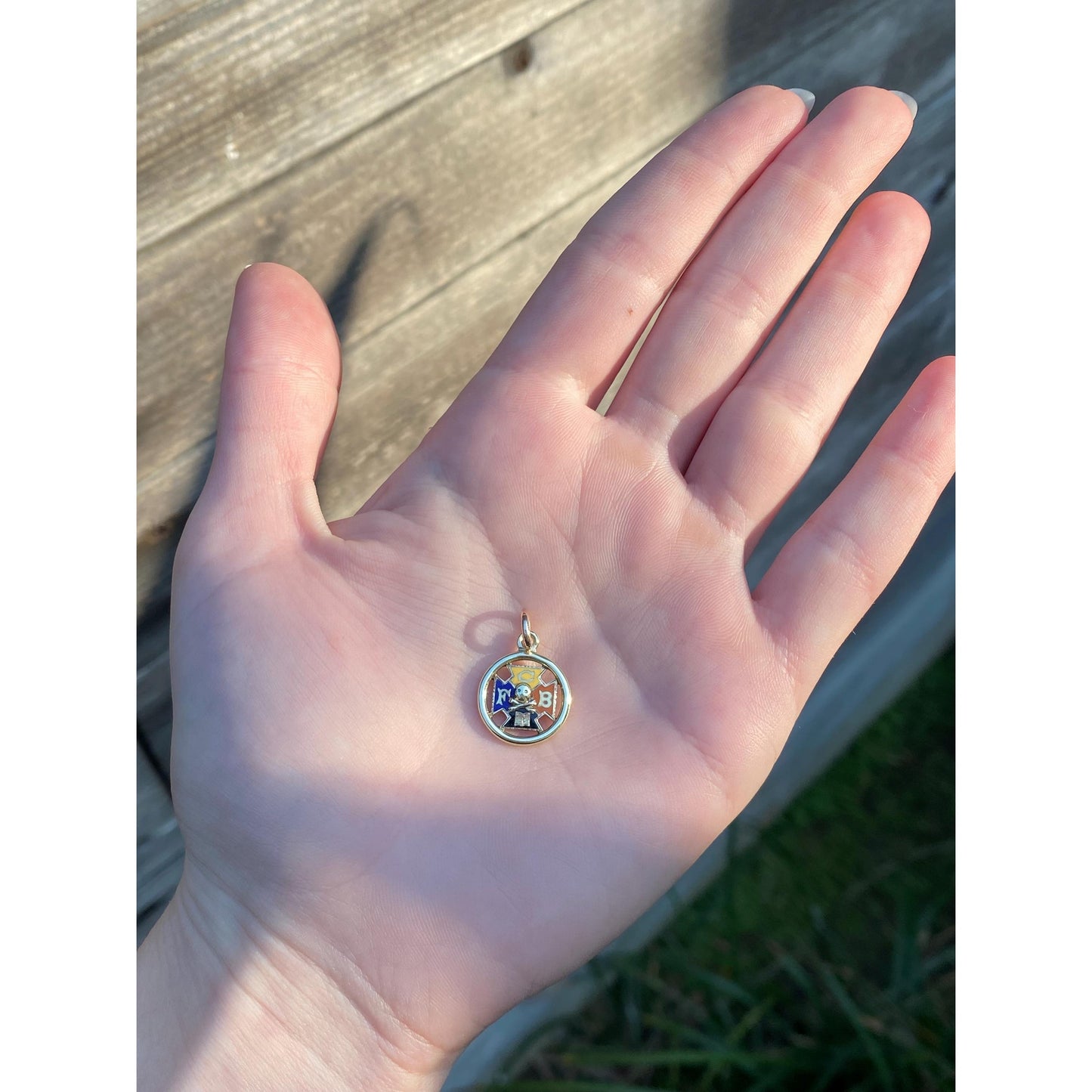 Vintage Solid 14k Yellow Gold Enamel Freemason Charm