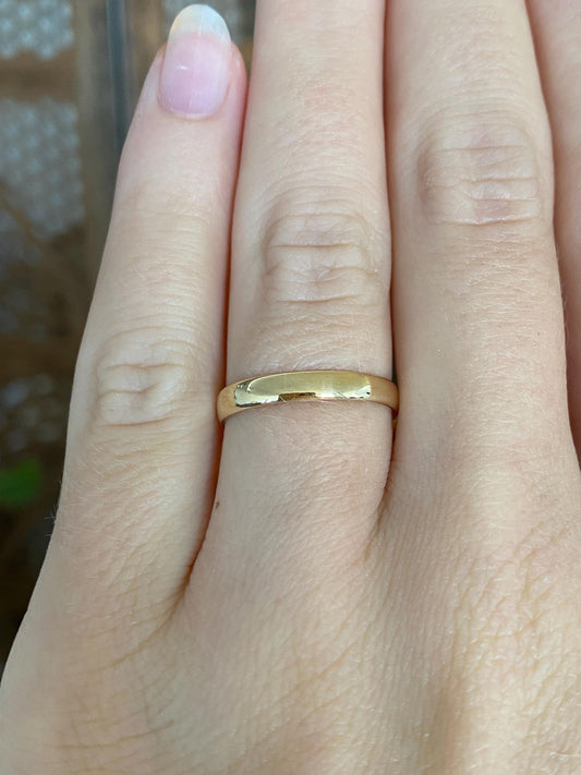 Vintage Solid 18k Yellow Gold Ring Band - Size 5.75