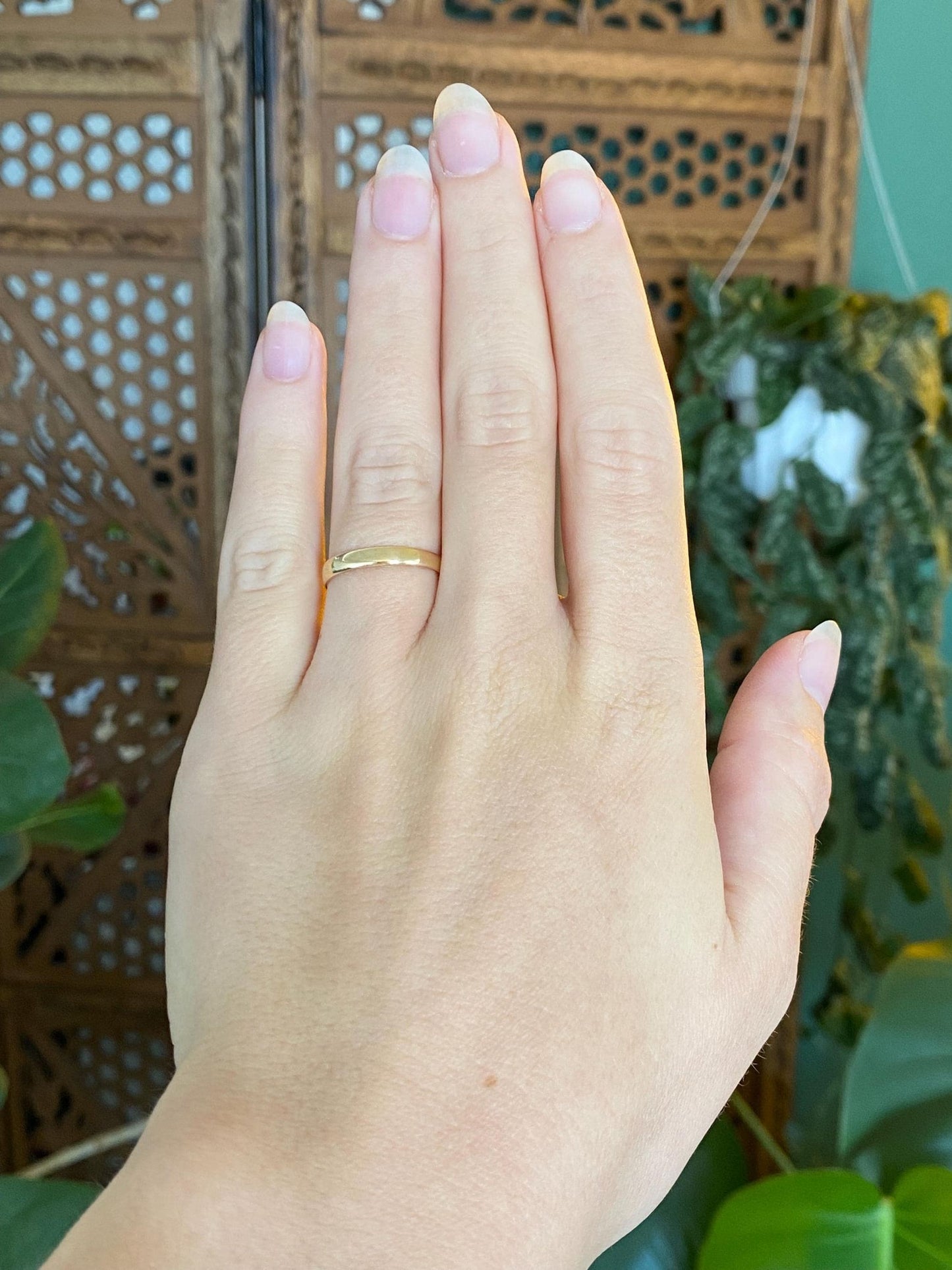Vintage Solid 18k Yellow Gold Ring Band - Size 5.75
