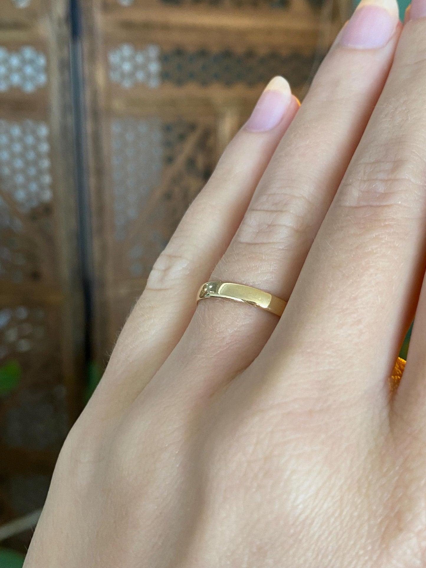 Vintage Solid 18k Yellow Gold Ring Band - Size 5.75