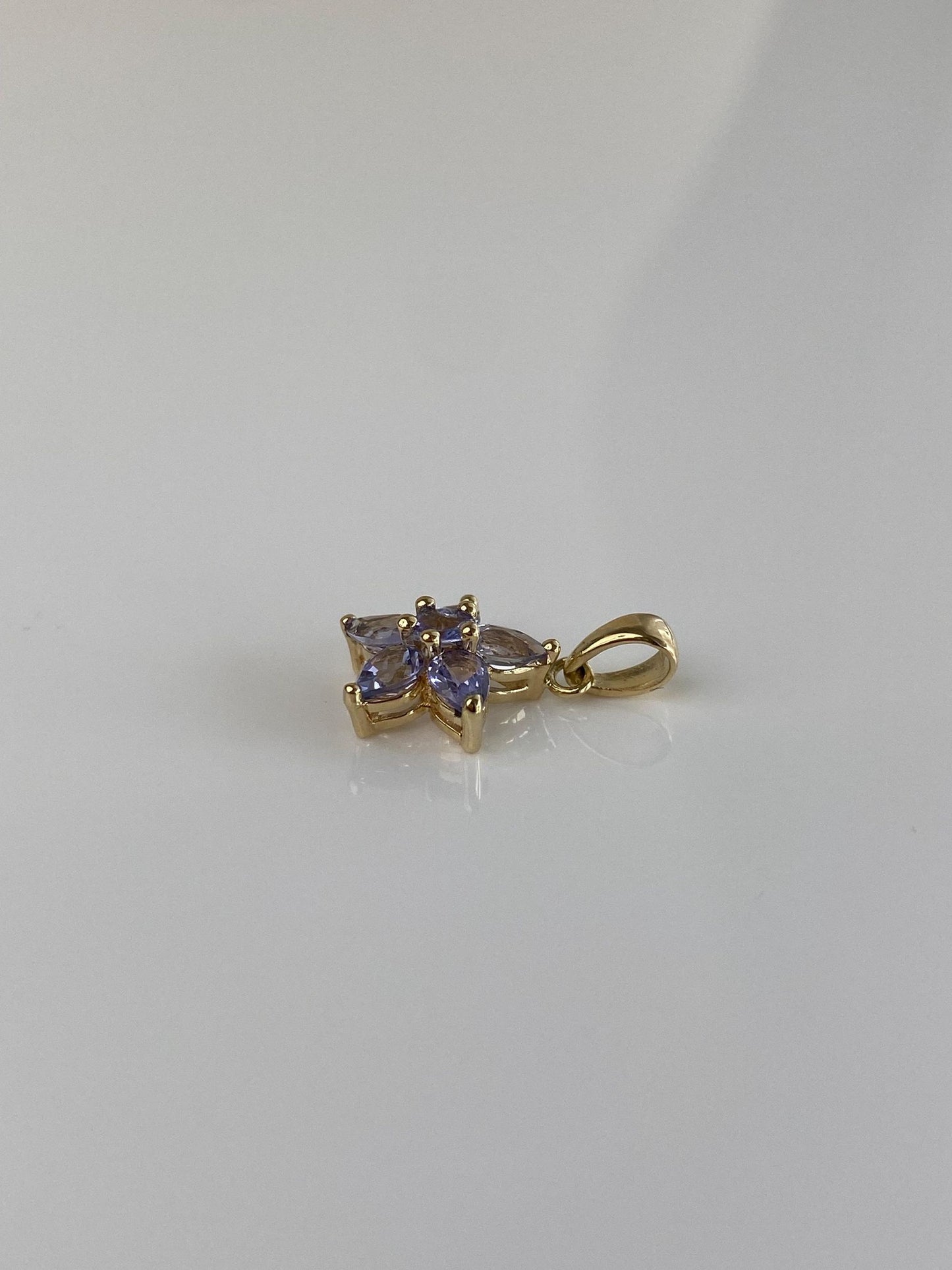 Vintage Solid 14k Yellow Gold Tanzanite Flower Charm