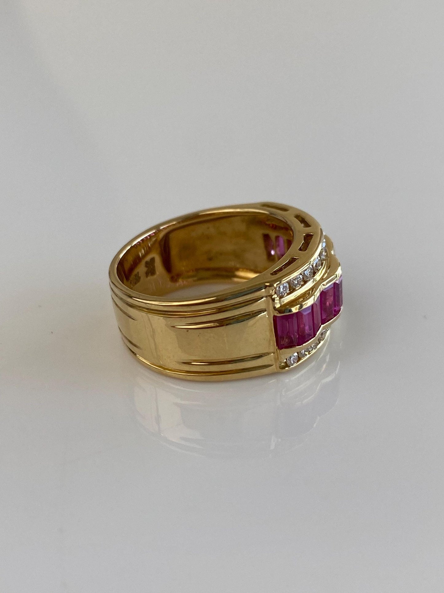 Levian Solid 18k Yellow Gold Pink Sapphire Diamond Ring Band - Size 6.75