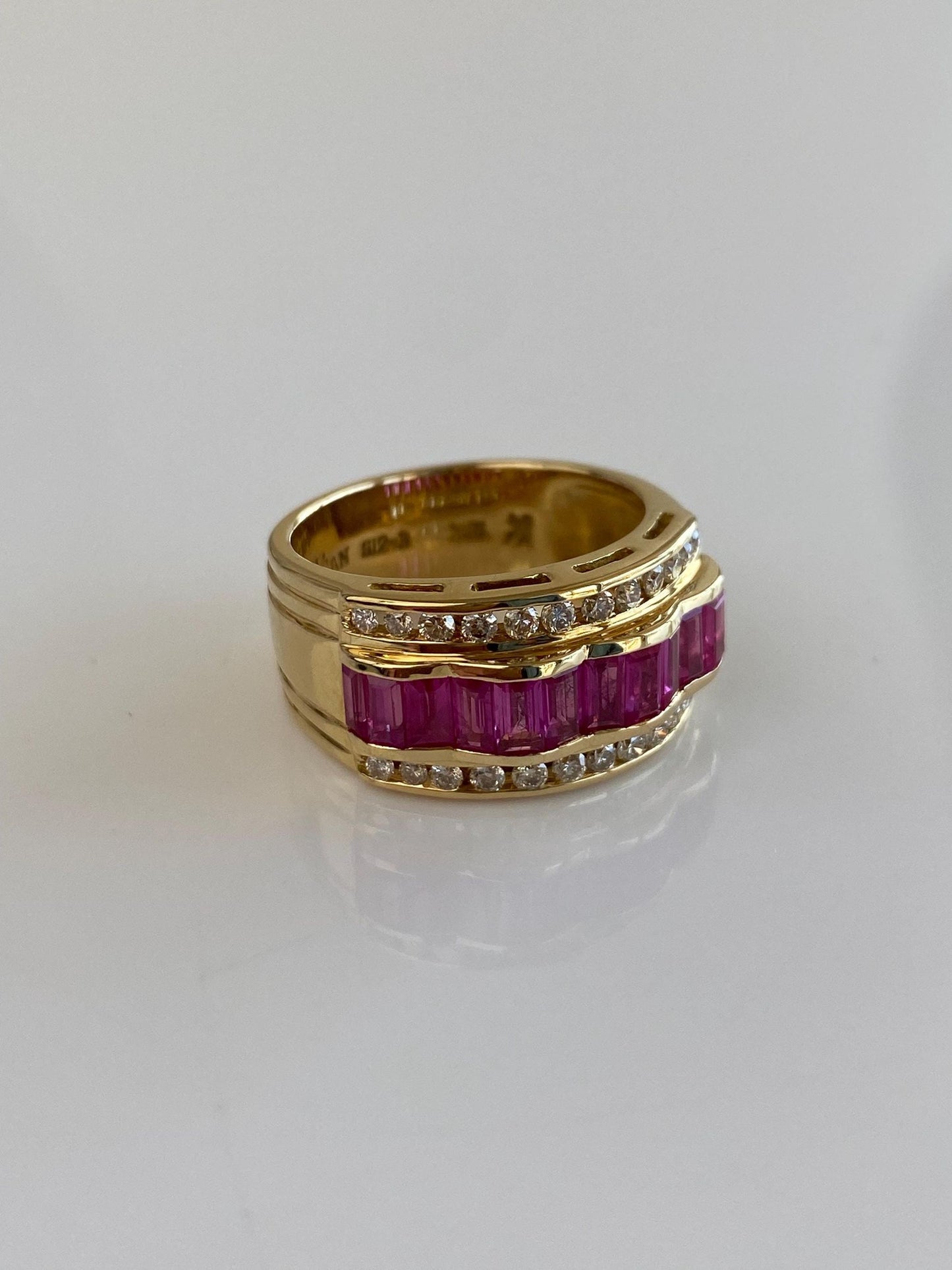 Levian Solid 18k Yellow Gold Pink Sapphire Diamond Ring Band - Size 6.75