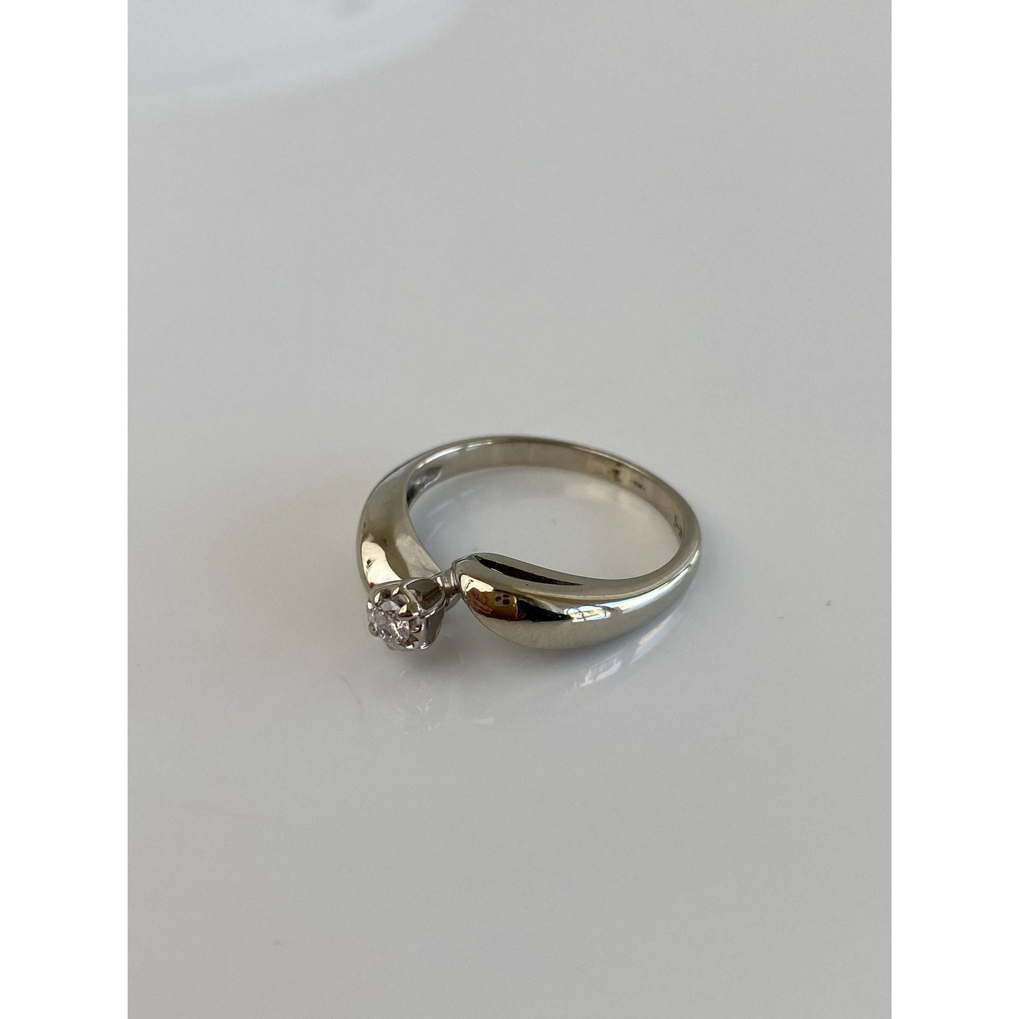 Vintage Solid 10k White Gold Diamond Twist Ring - Size 8