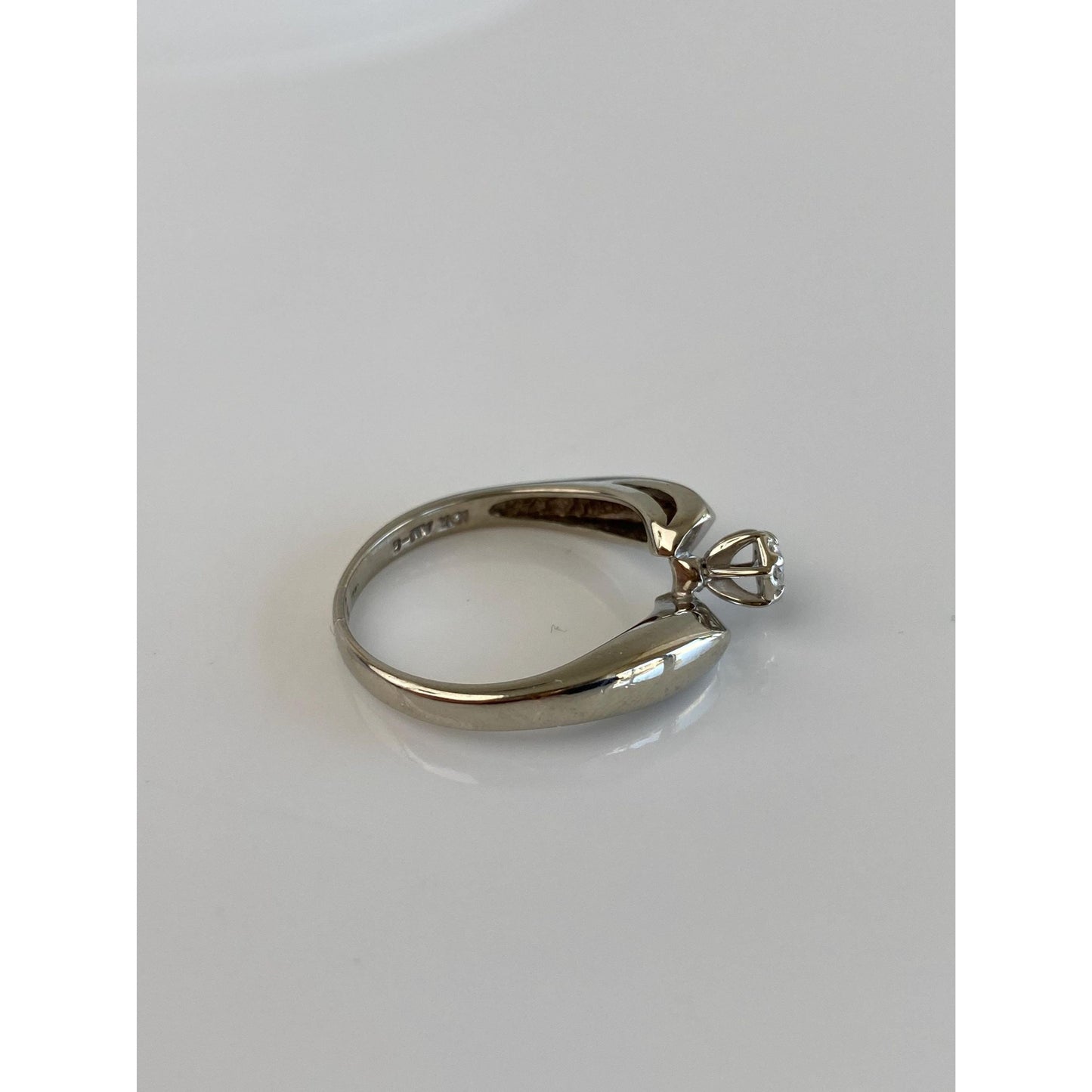 Vintage Solid 10k White Gold Diamond Twist Ring - Size 8