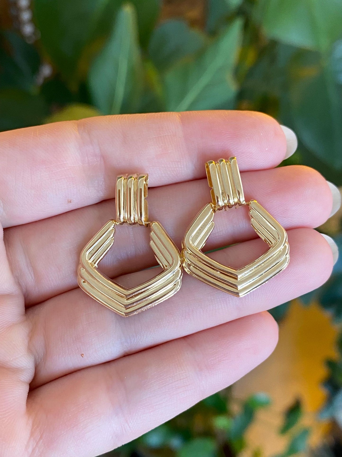 Vintage Solid 14k Yellow Gold Lined Hoop Stud Earrings