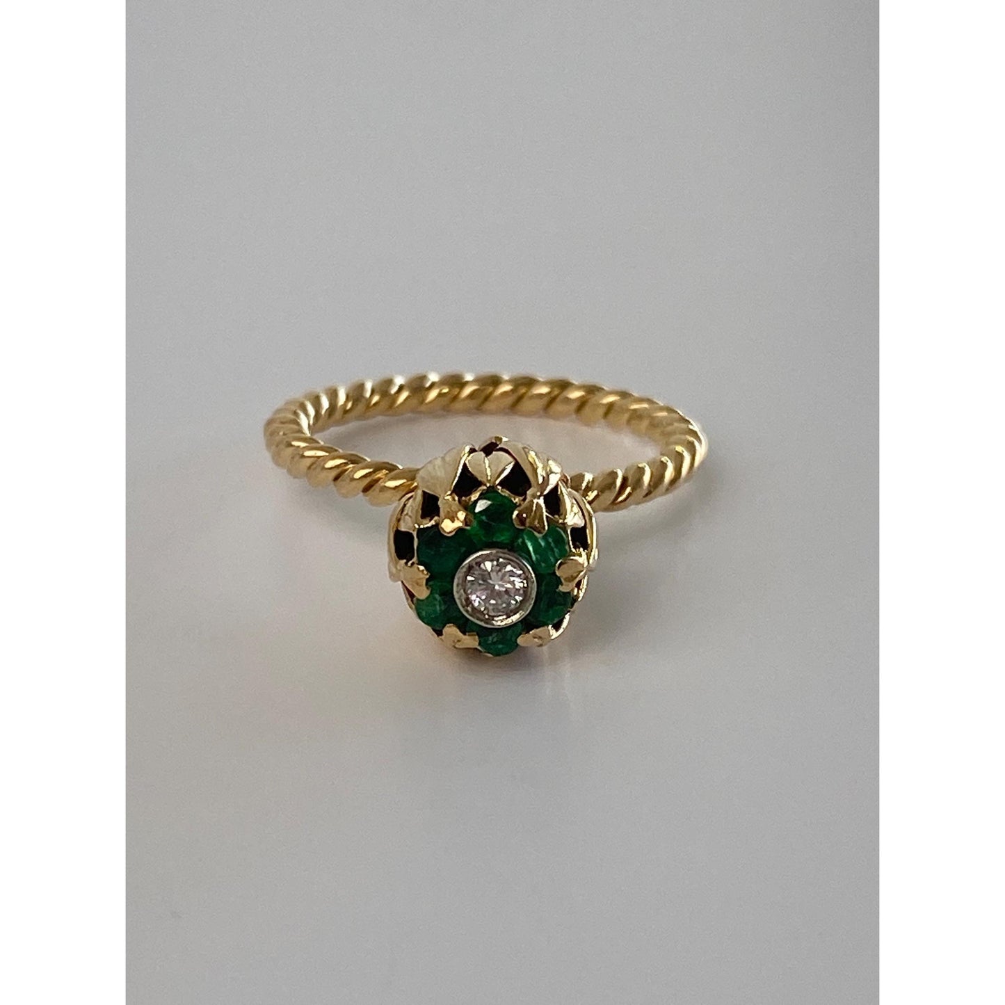 Vintage Solid 18k Yellow Gold Emerald Halo Diamond Ring - Size 6.75