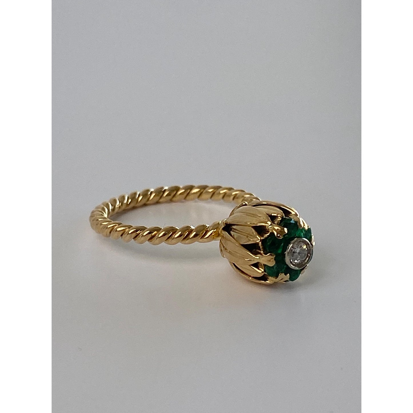 Vintage Solid 18k Yellow Gold Emerald Halo Diamond Ring - Size 6.75