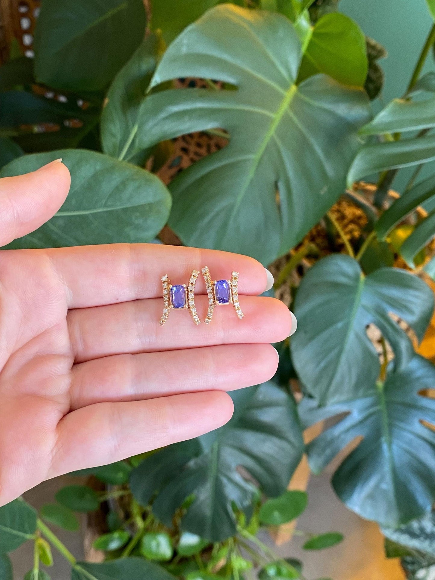 Vintage Solid 14k Yellow Gold Tanzanite Diamond Drop Earrings