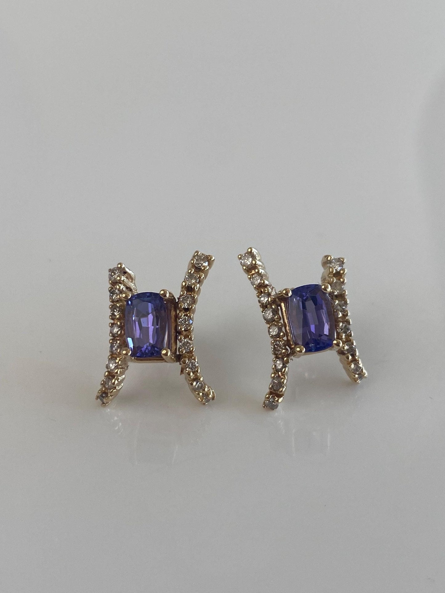 Vintage Solid 14k Yellow Gold Tanzanite Diamond Drop Earrings