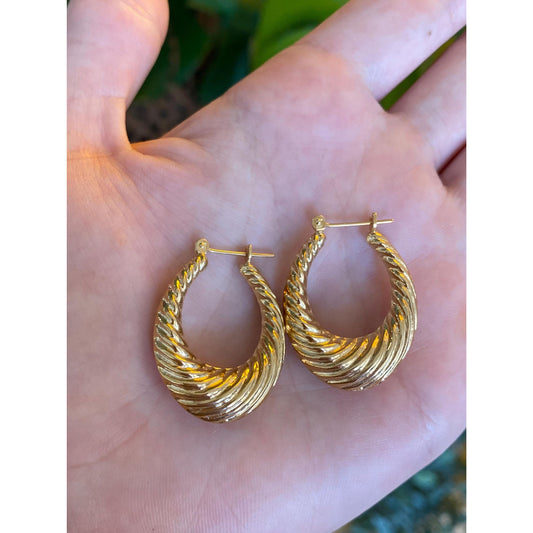 Vintage 14k Yellow Gold Scalloped Hoop Earrings