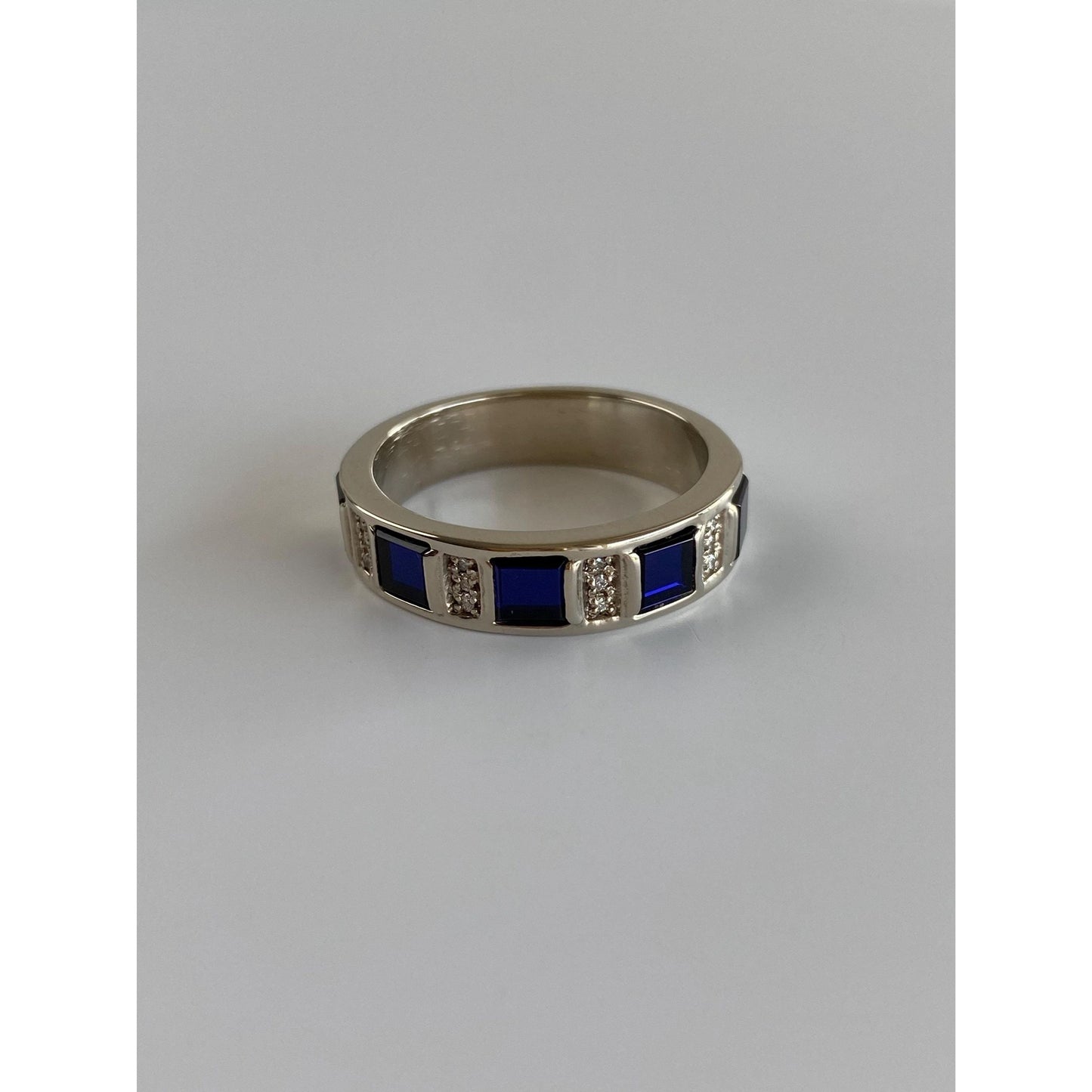 Vintage Solid 14k White Gold Blue Spinel Diamond Chunky Ring Band - Size 8.75