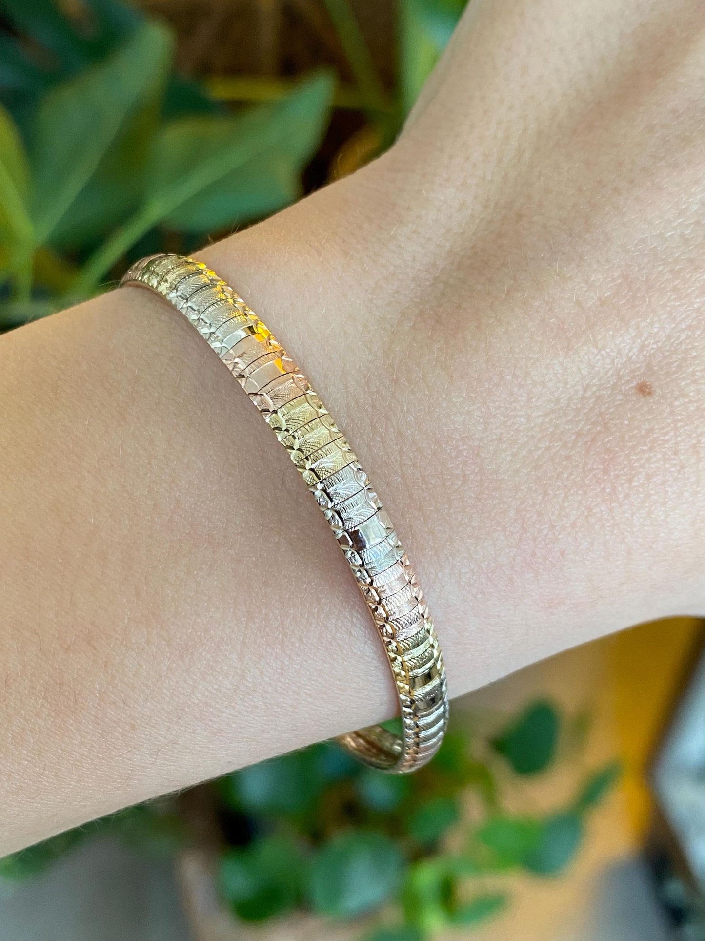 Vintage Solid 14k Tri Tone Gold Pattern Omega Chain Bracelet - 7 Inches