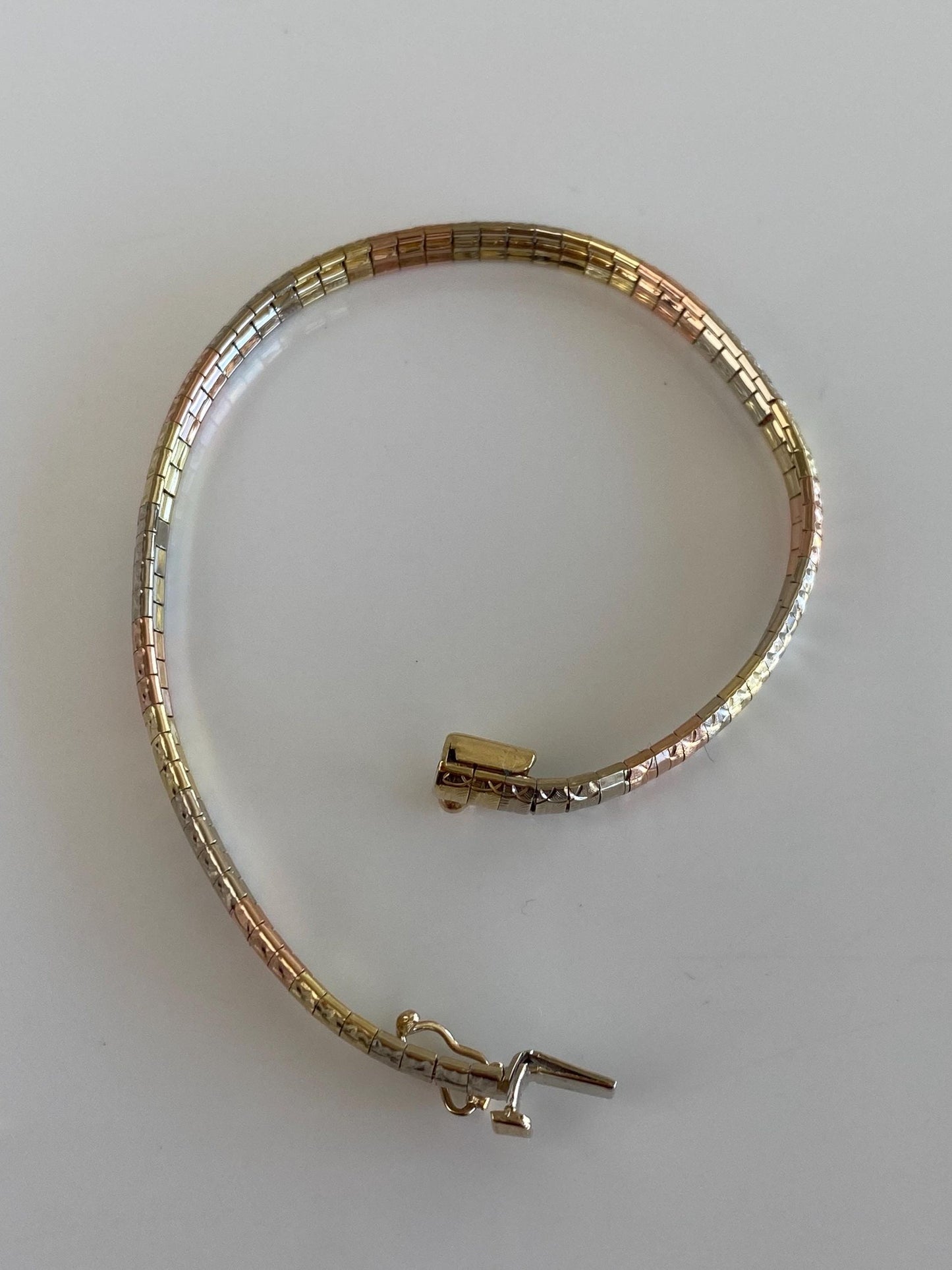 Vintage Solid 14k Tri Tone Gold Pattern Omega Chain Bracelet - 7 Inches