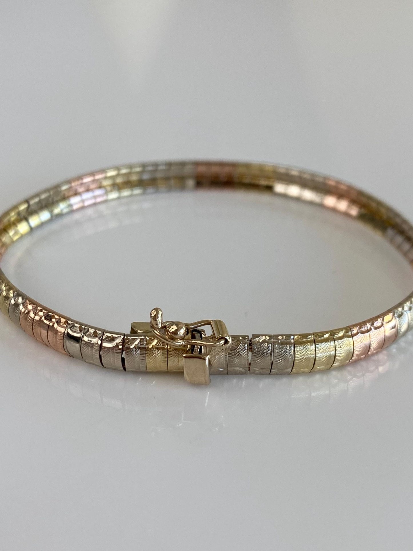 Vintage Solid 14k Tri Tone Gold Pattern Omega Chain Bracelet - 7 Inches