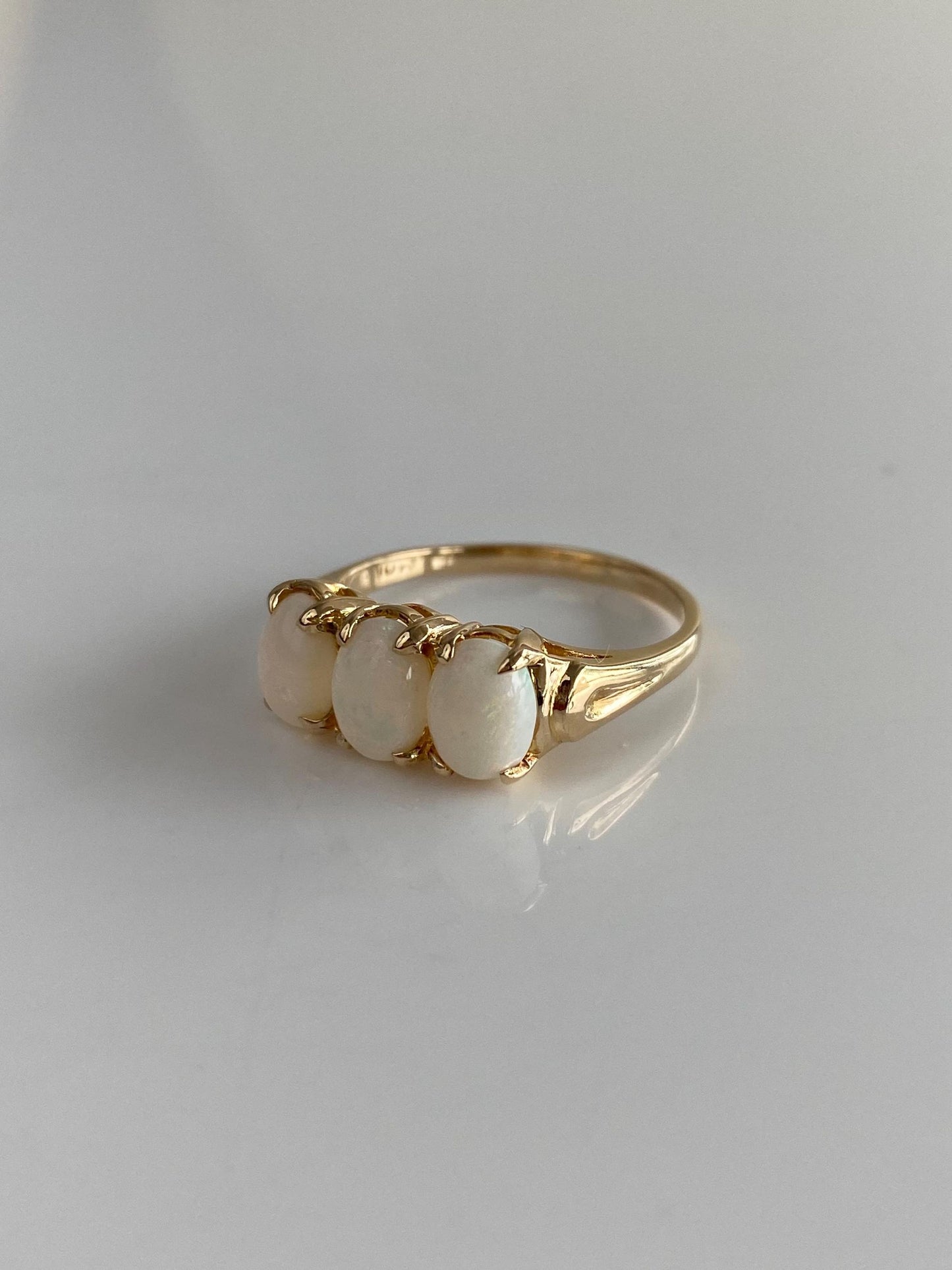 Vintage Solid 10k Yellow Gold Opal Row Ring - Size 7.25