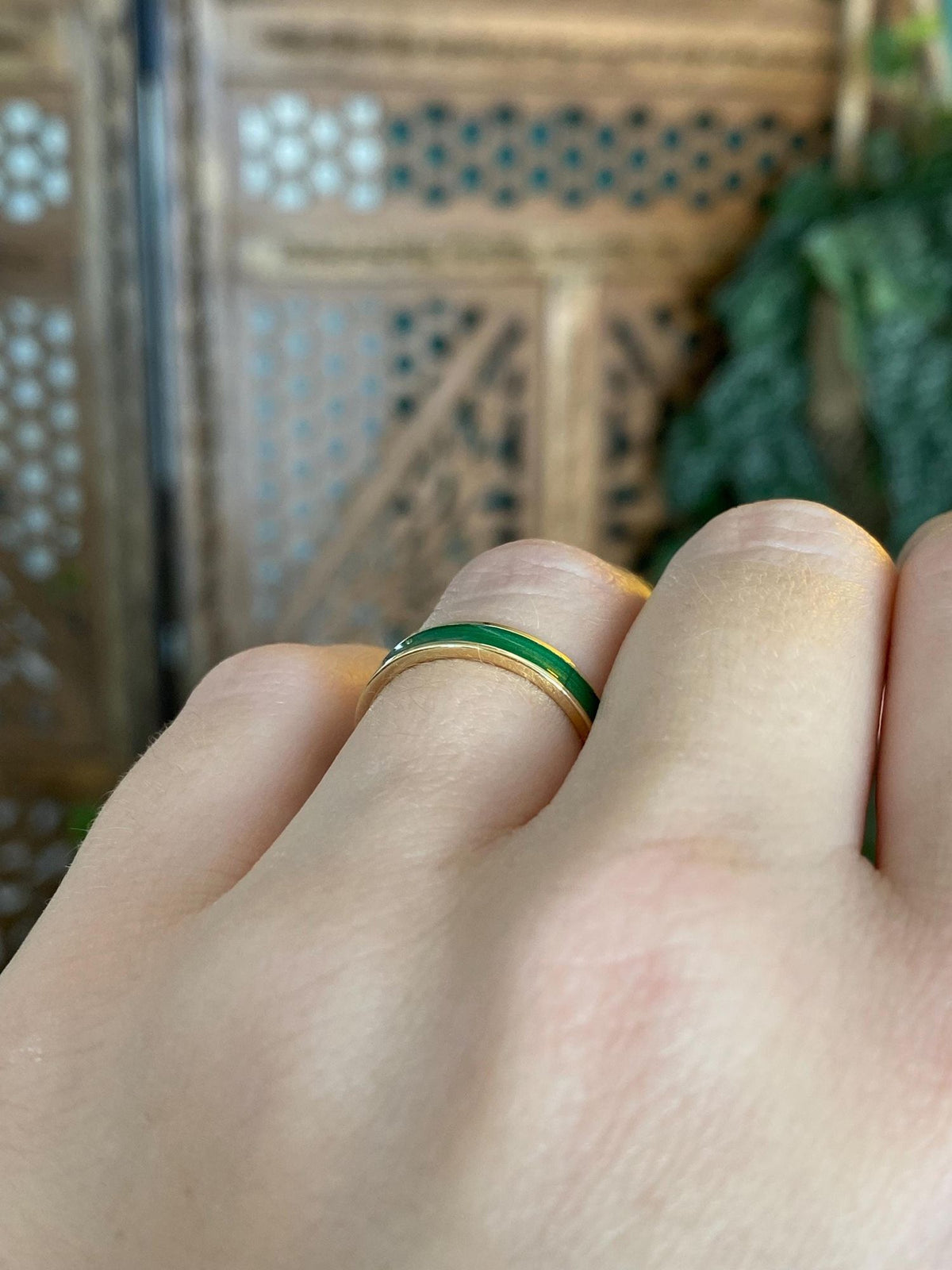 Vintage Solid 18k Yellow Gold Green Enamel Inlay Ring Band - Size 6