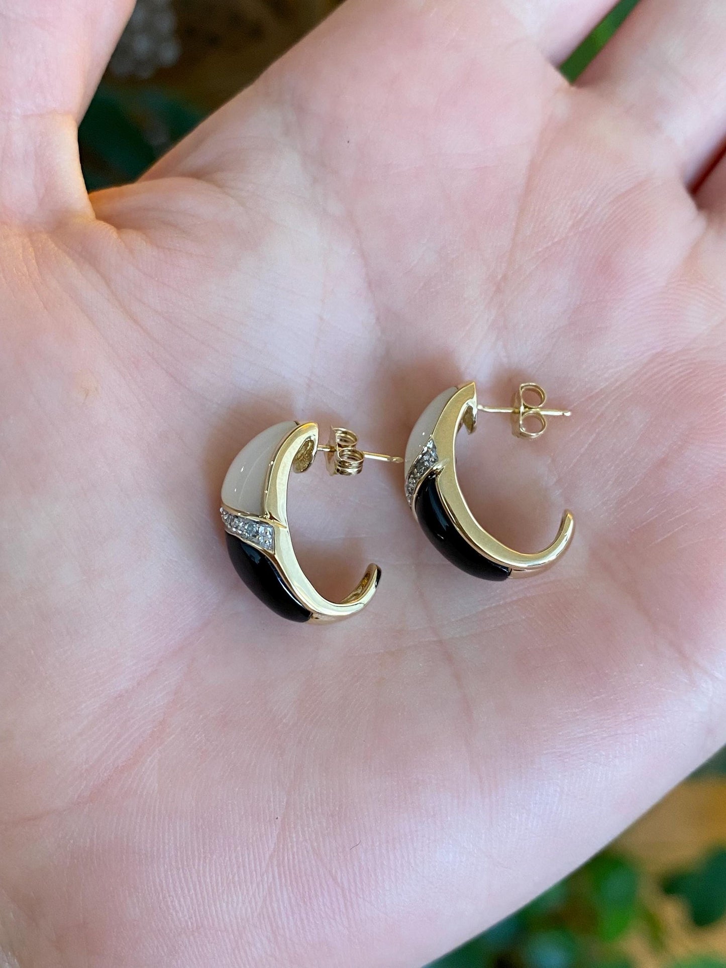 Vintage Solid 10k Yellow Gold Diamond Onyx Mother of Pearl Drop Earrings