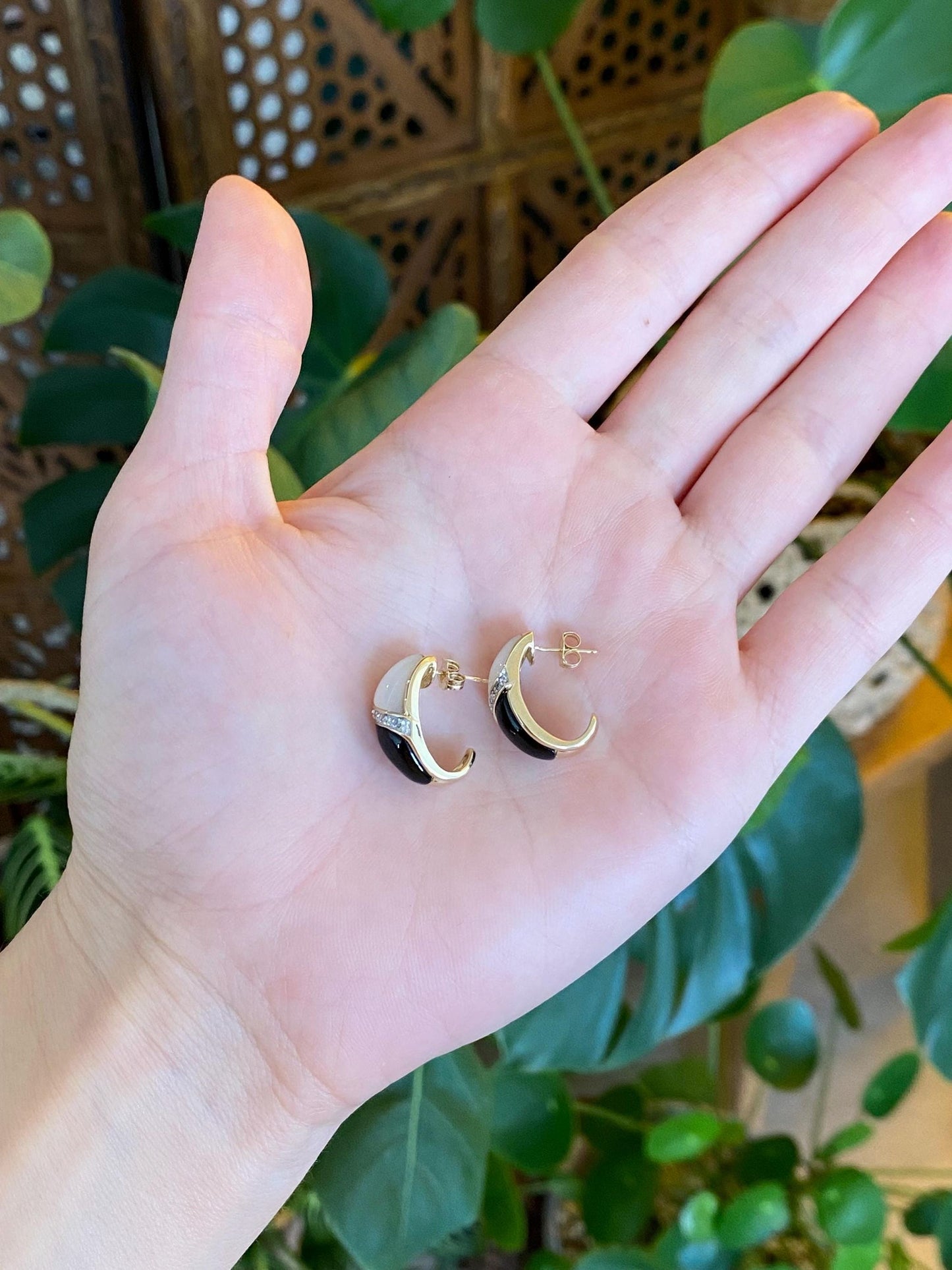 Vintage Solid 10k Yellow Gold Diamond Onyx Mother of Pearl Drop Earrings