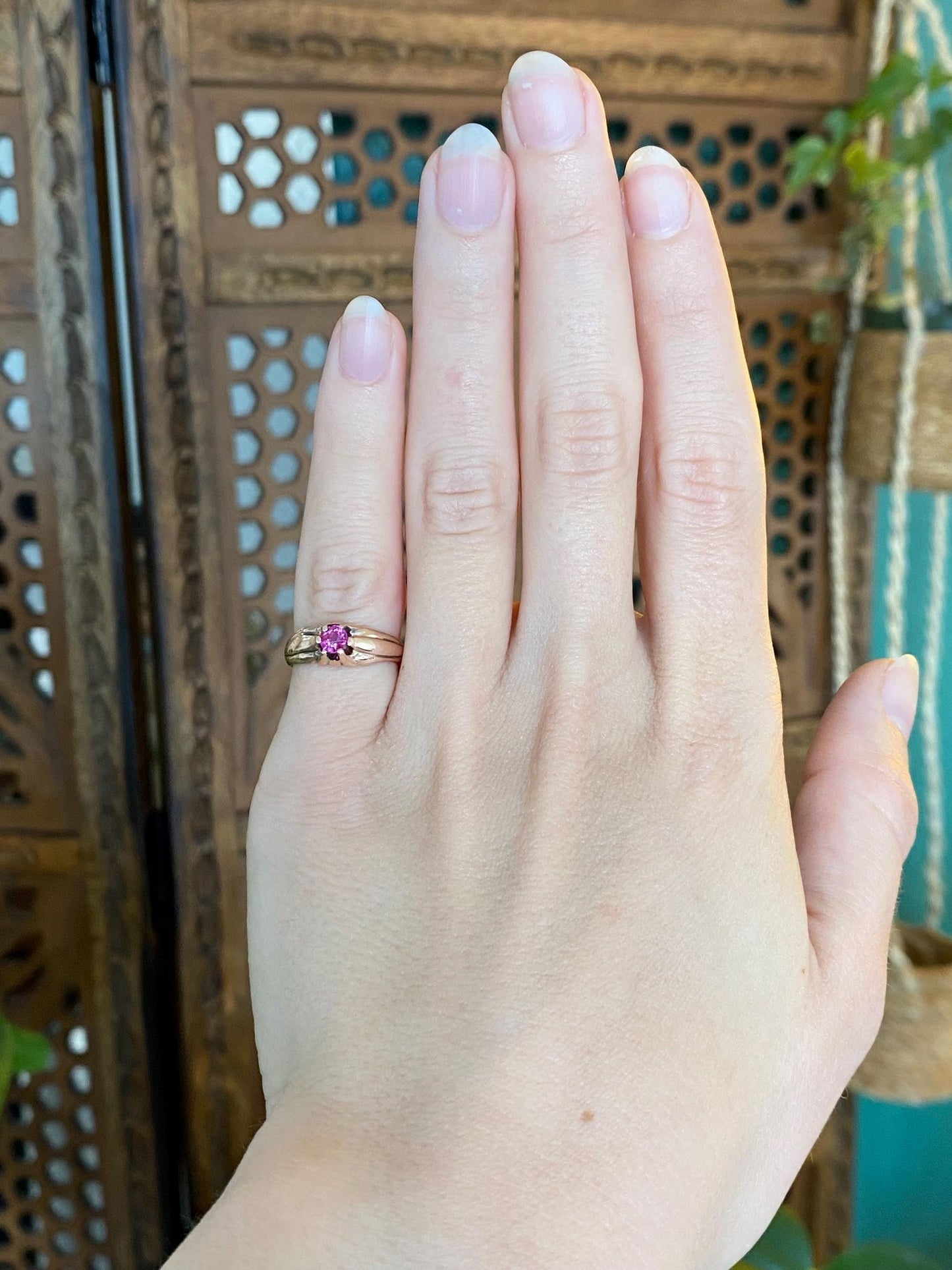 Vintage Solid 9k Rosey Gold Pink Sapphire Ring - Size 4.25