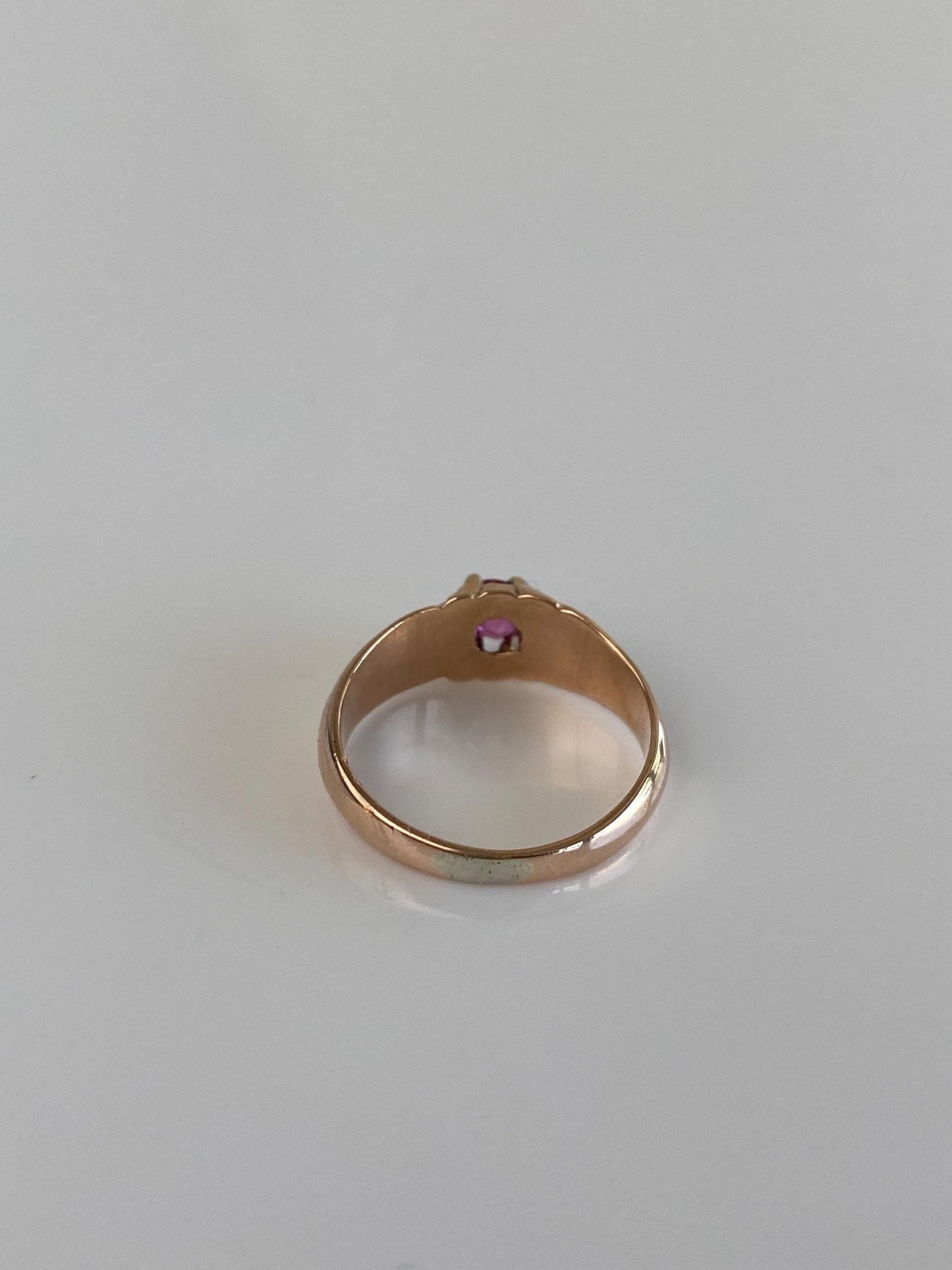 Vintage Solid 9k Rosey Gold Pink Sapphire Ring - Size 4.25