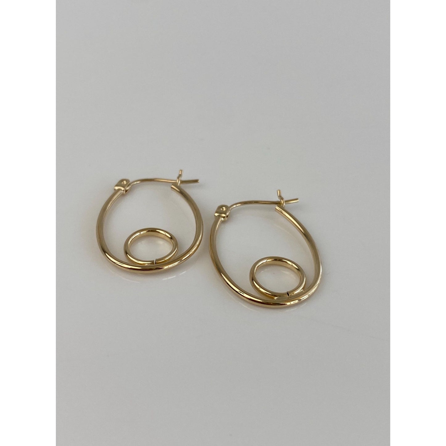 Vintage 14k Yellow Gold Loop Hoop Earrings