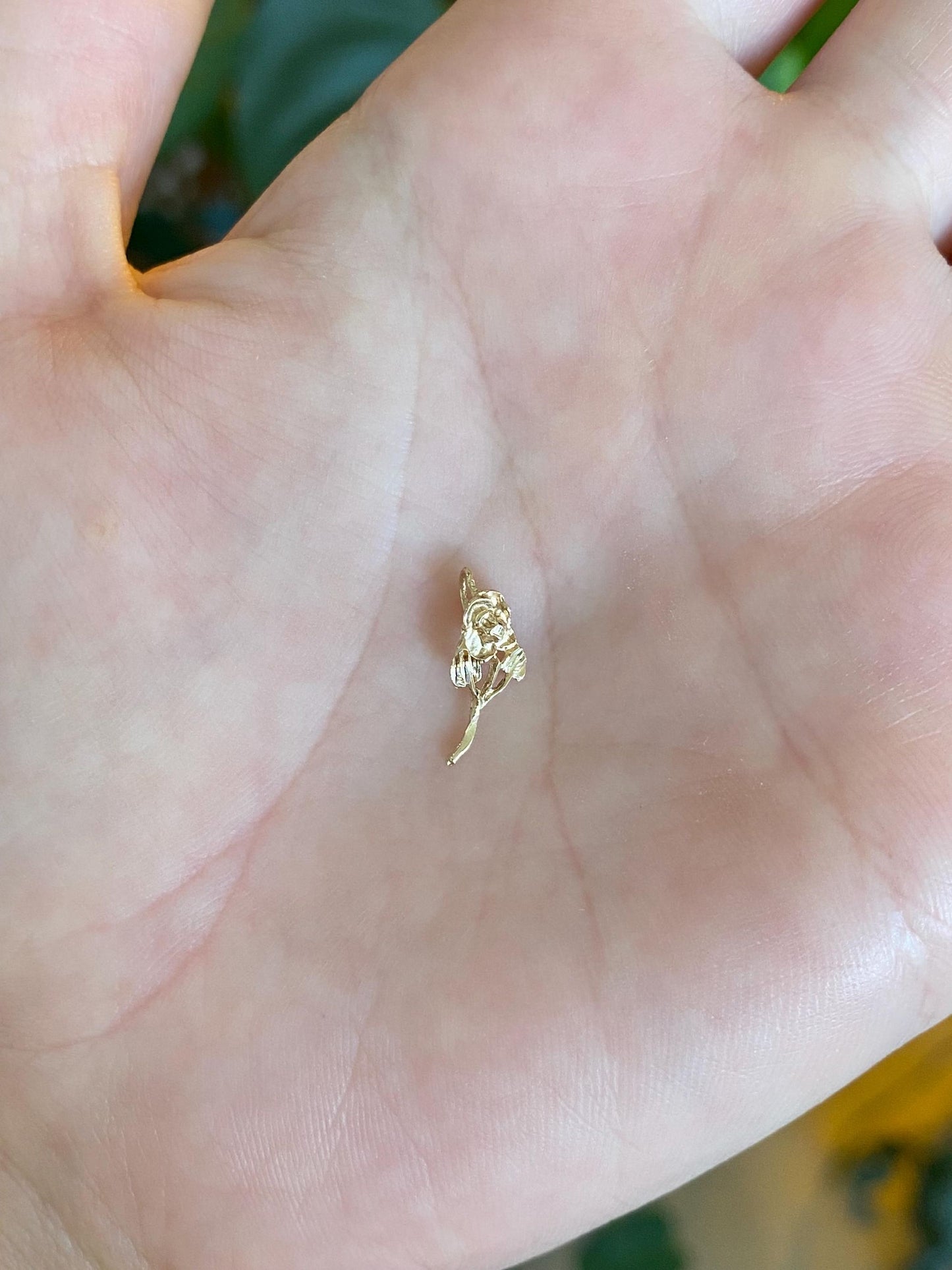 Vintage Solid 10k Yellow Gold Diamond Cut Rose Charm