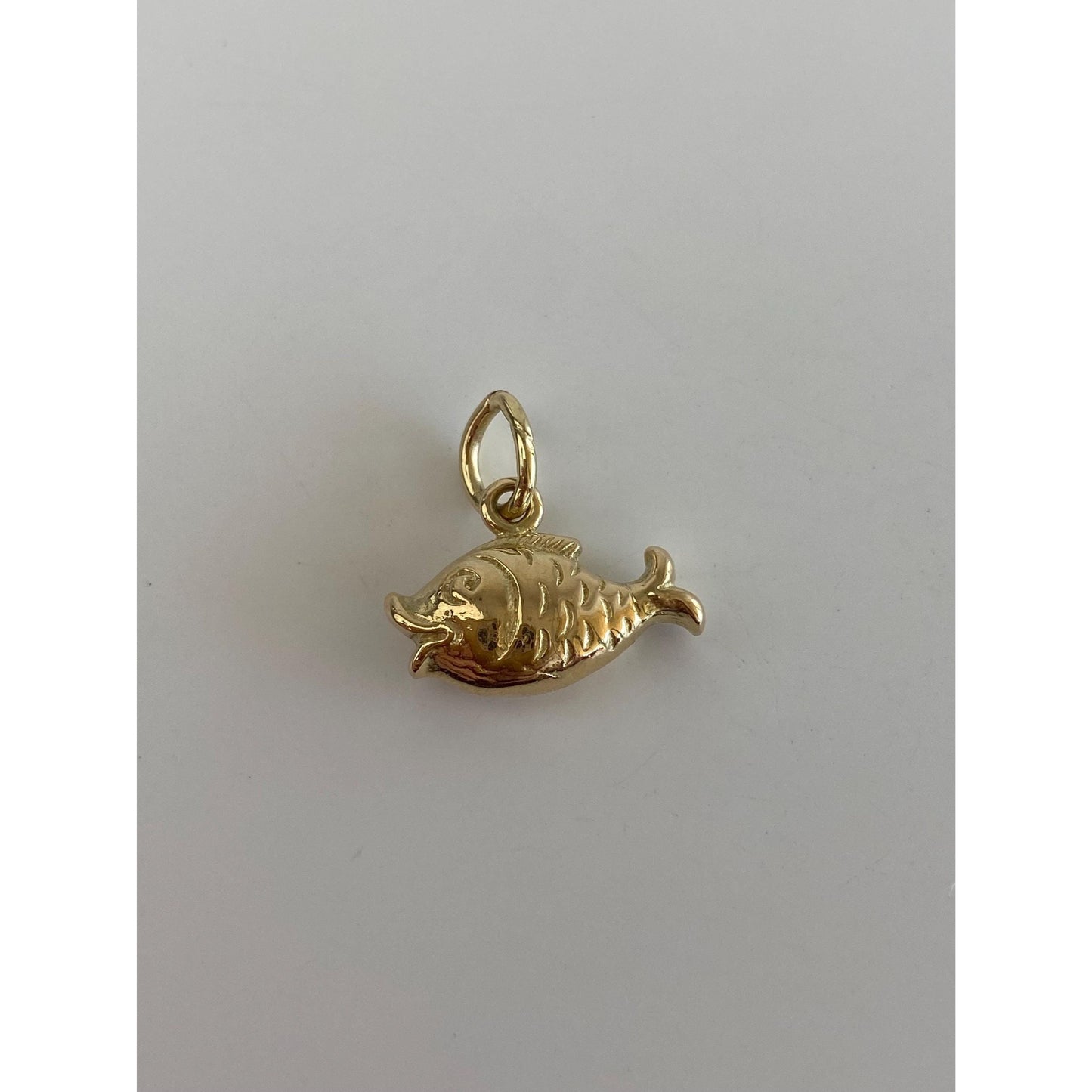Vintage Solid 14k Yellow Gold Pucker Fish Charm