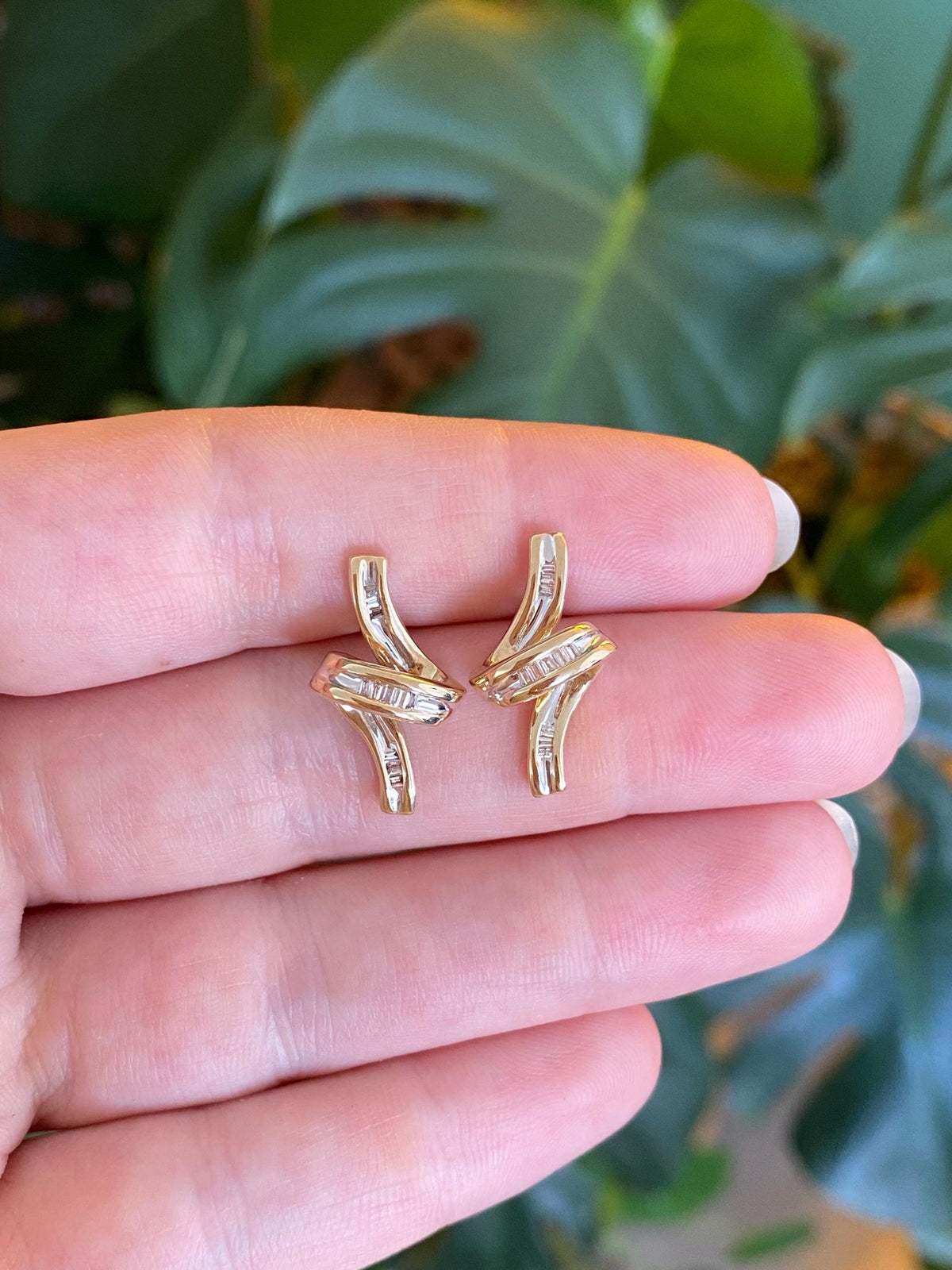 Vintage Solid 14k Yellow Gold Baguette Diamond Twist Drop Earrings