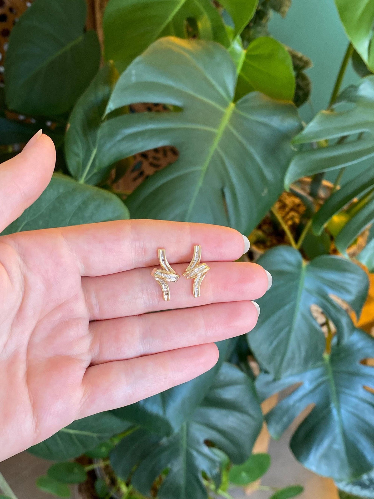 Vintage Solid 14k Yellow Gold Baguette Diamond Twist Drop Earrings